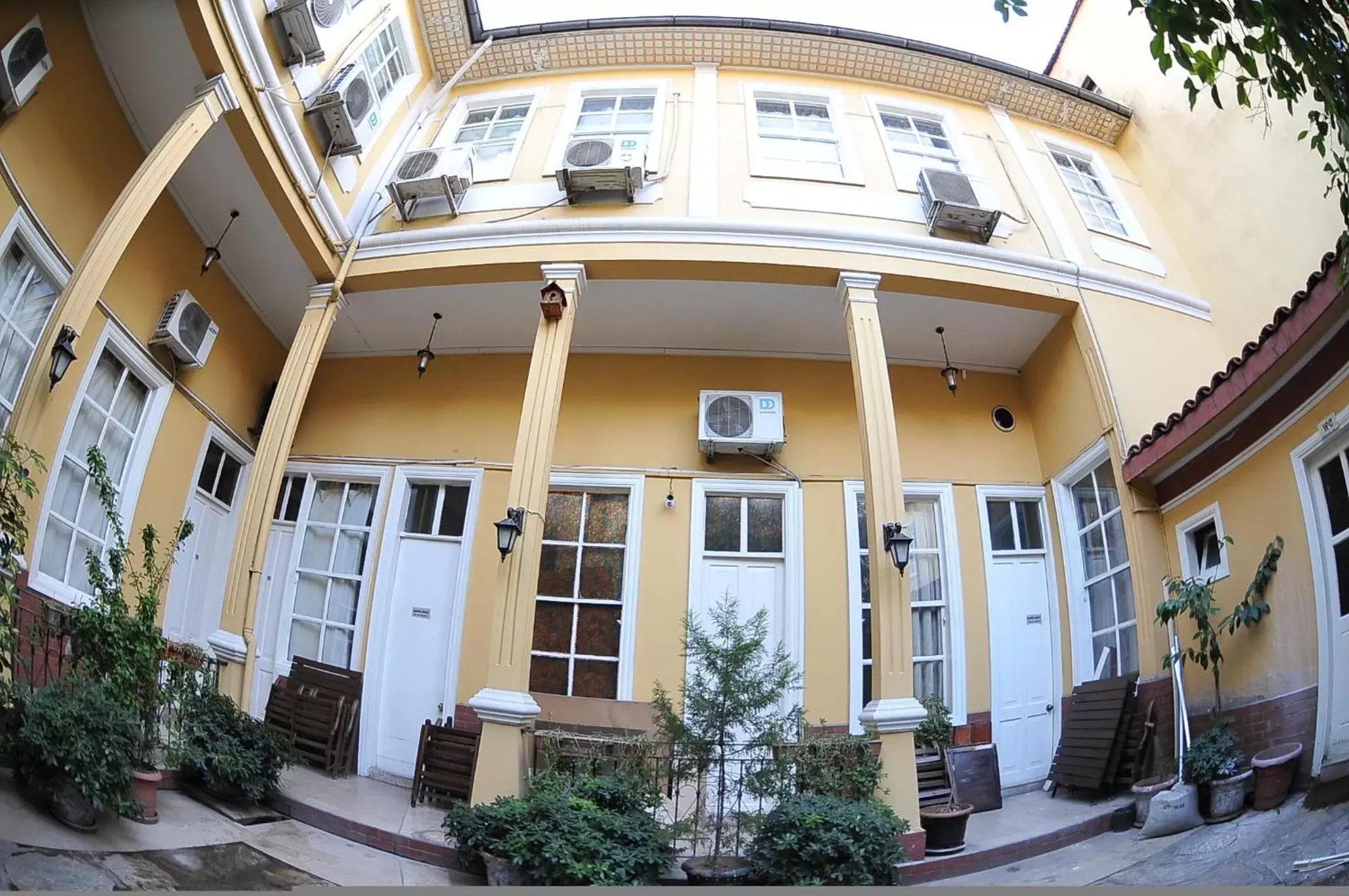 Facade/entrance in Antikhan Hotel