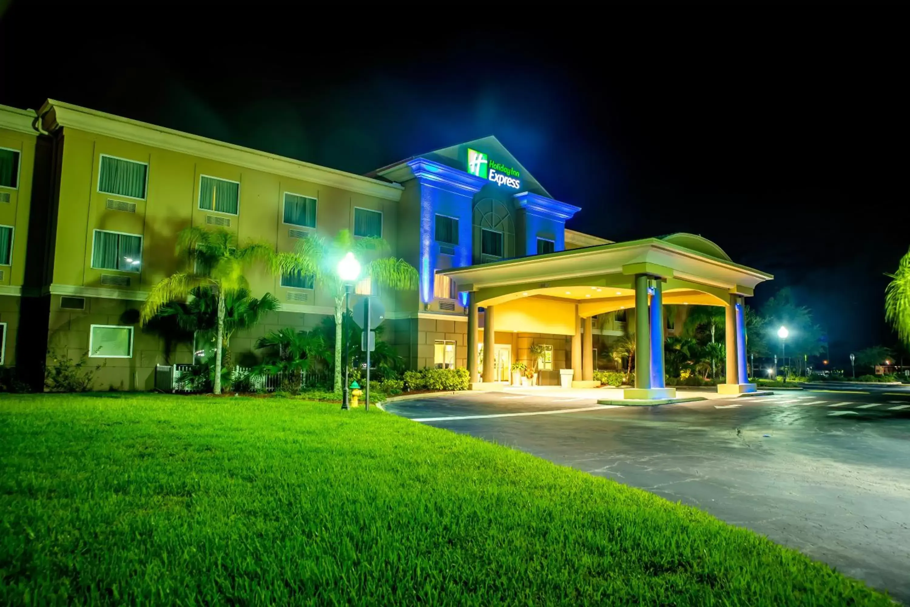 Property Building in Holiday Inn Express Hotel & Suites Cocoa, an IHG Hotel