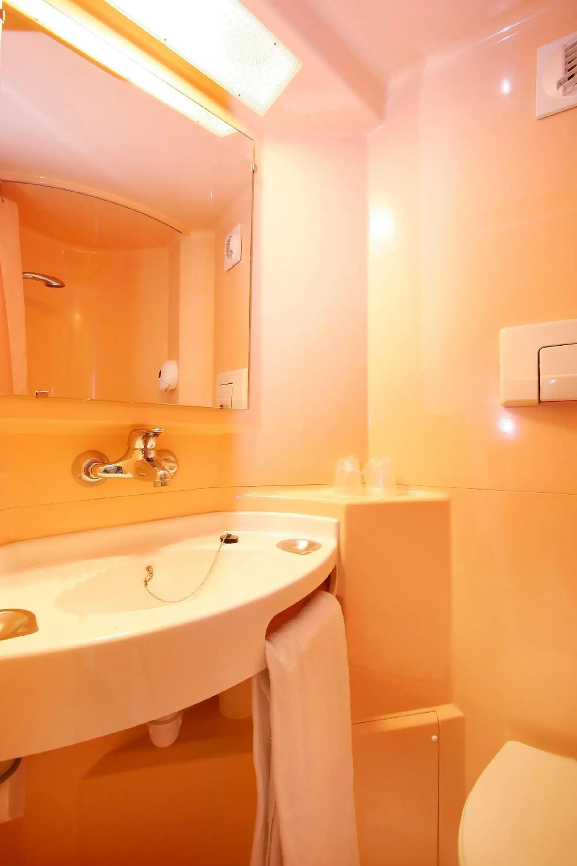 Bathroom in Premiere Classe Biarritz