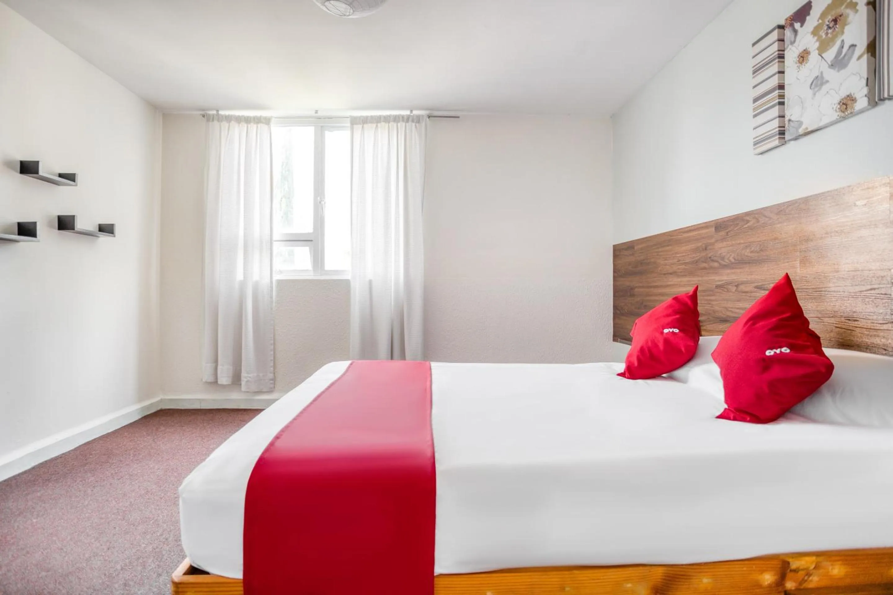 Bedroom, Bed in Hotel Suites Puebla