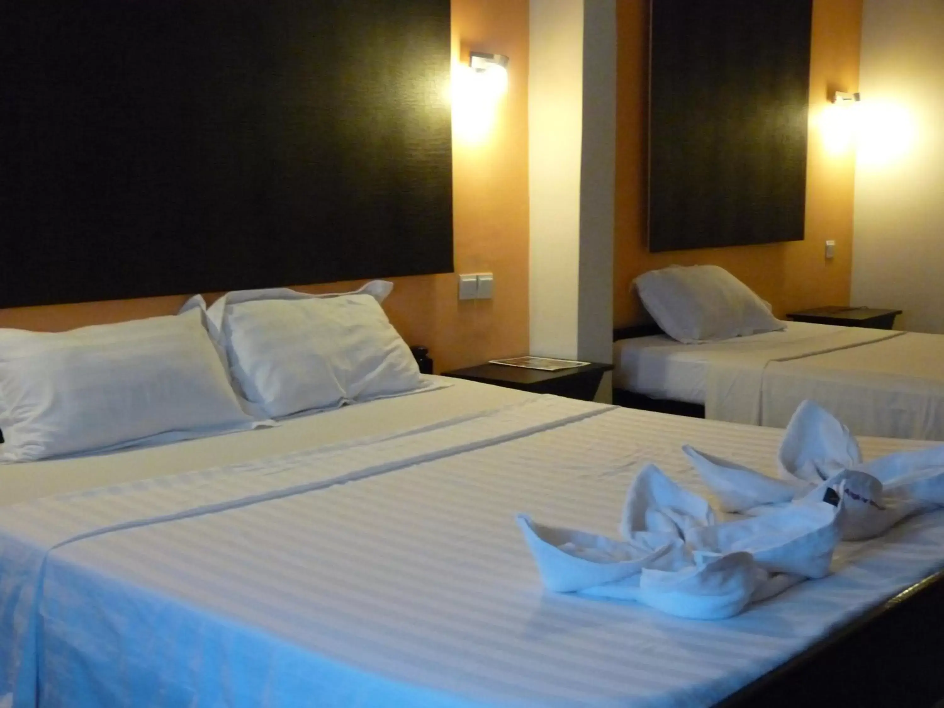 Photo of the whole room, Bed in Angkor International Hotel