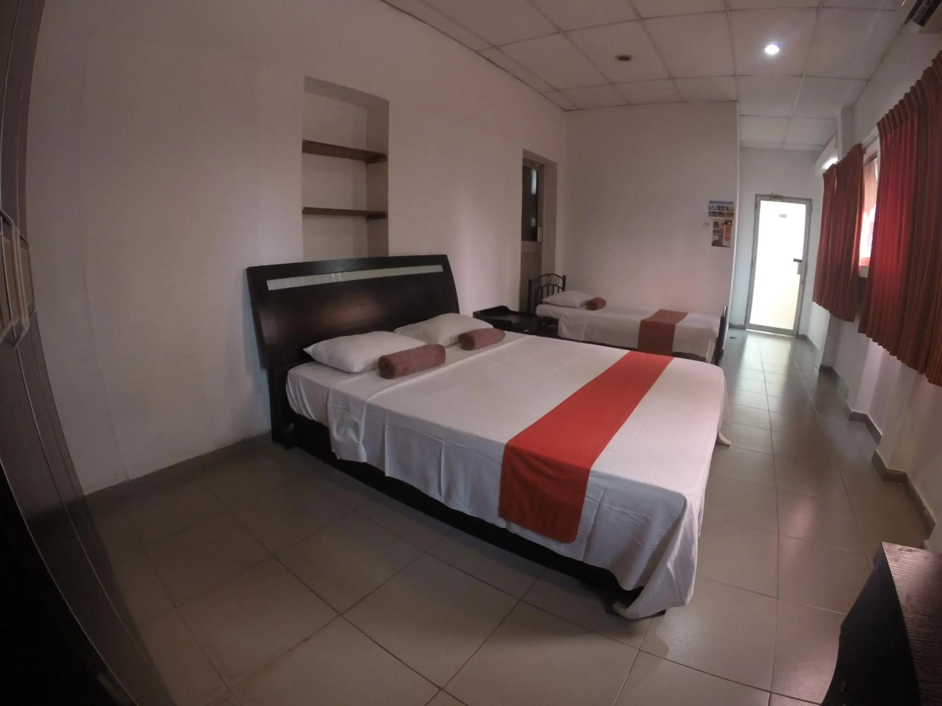 Bed, Room Photo in Backpack Lanka