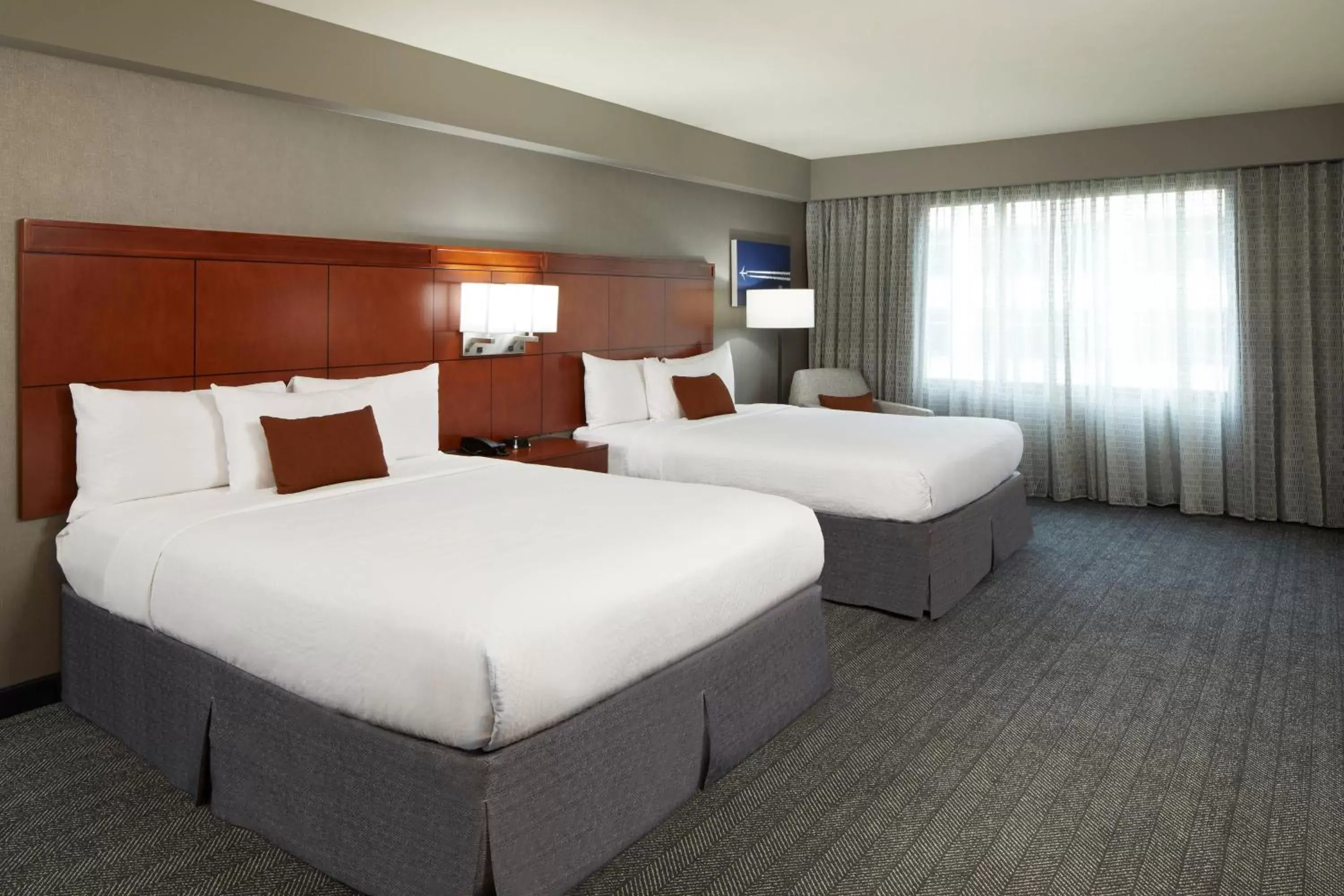 Photo of the whole room, Bed in Courtyard by Marriott Los Angeles LAX / Century Boulevard