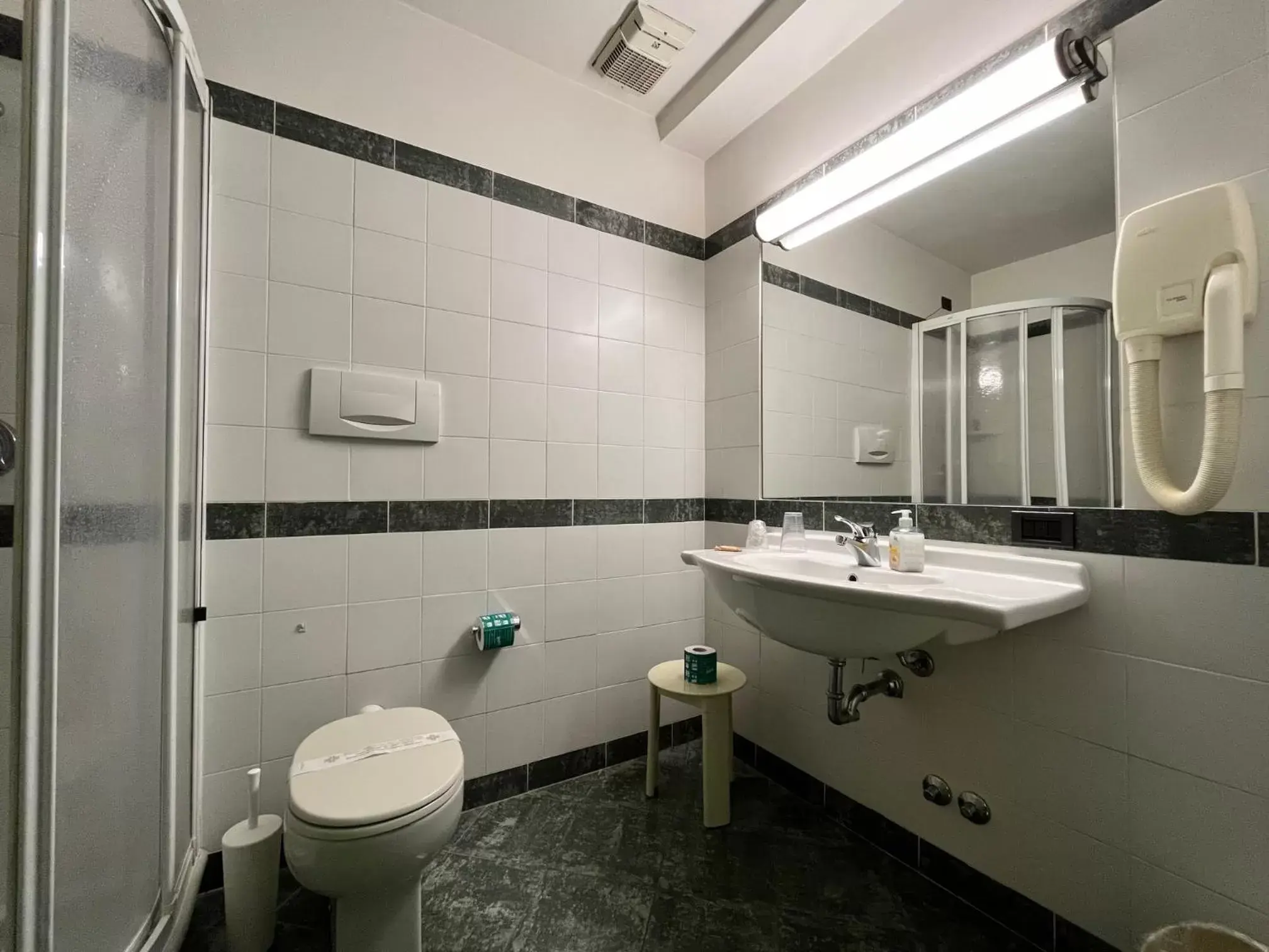 Bathroom in Hotel La Goletta