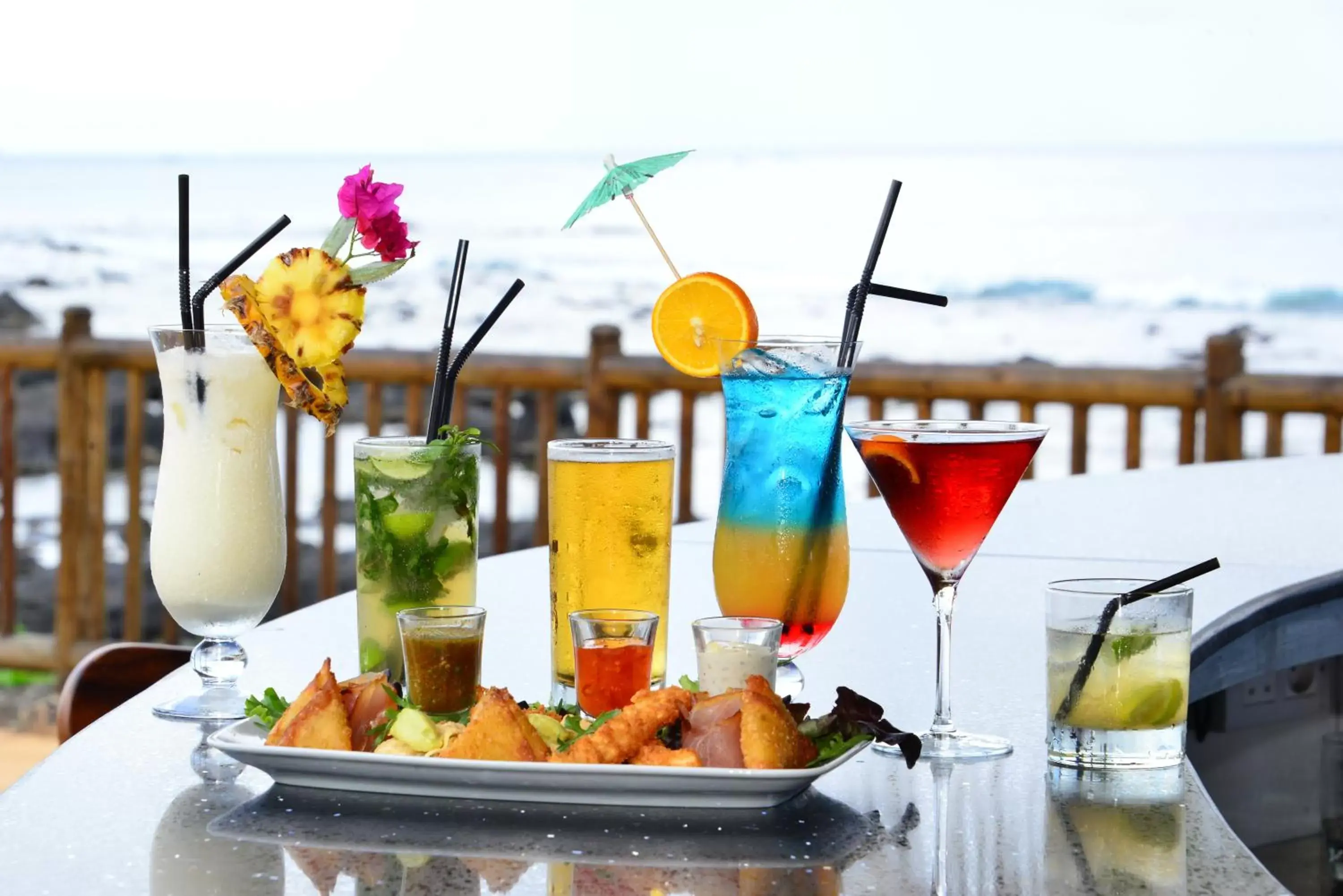 Food and drinks in Sunset Reef Resort & Spa