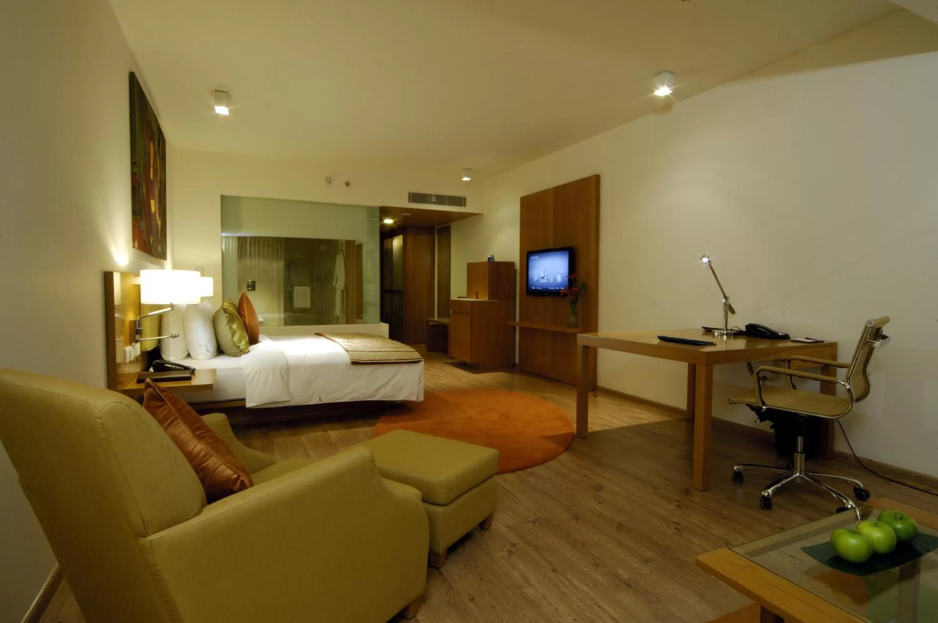 Photo of the whole room, Bed in Radisson Blu Plaza Hotel Hyderabad Banjara Hills