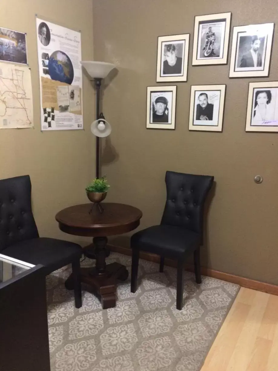 Seating Area in Holland Inn and Suites