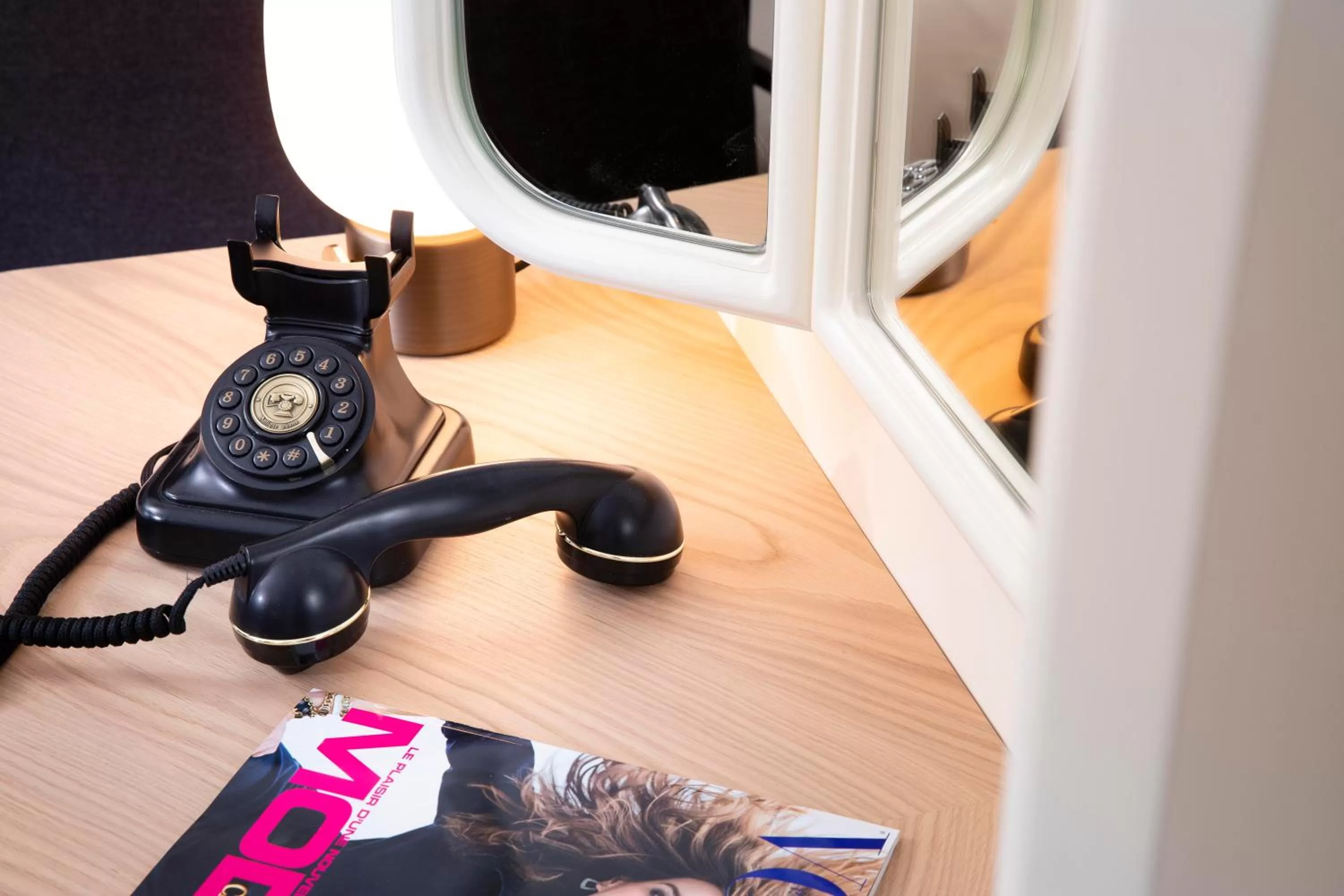 Bedroom in Hotel Louvre Montana