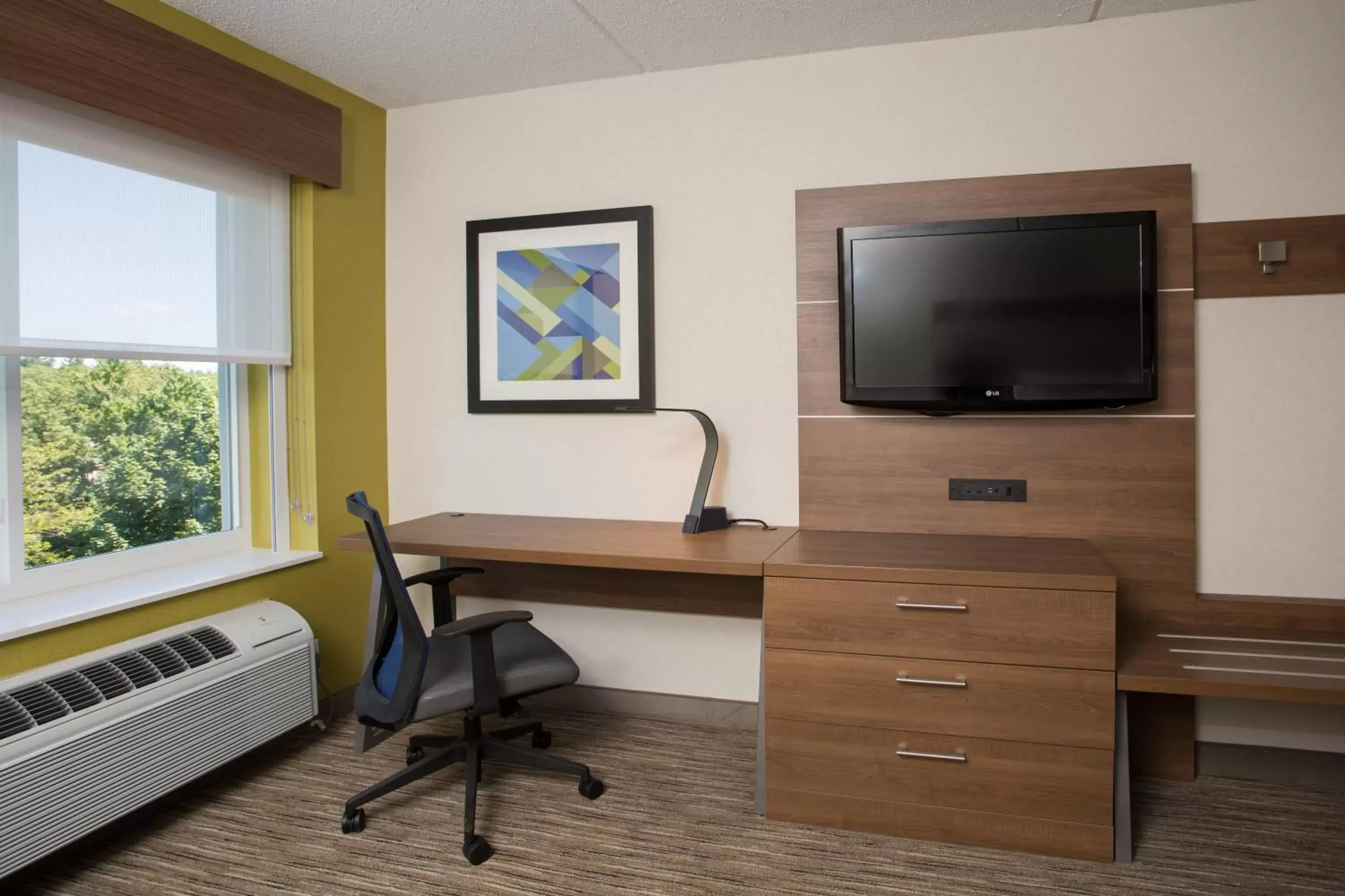 Photo of the whole room, TV/Entertainment Center in Holiday Inn Express Chelmsford, an IHG Hotel