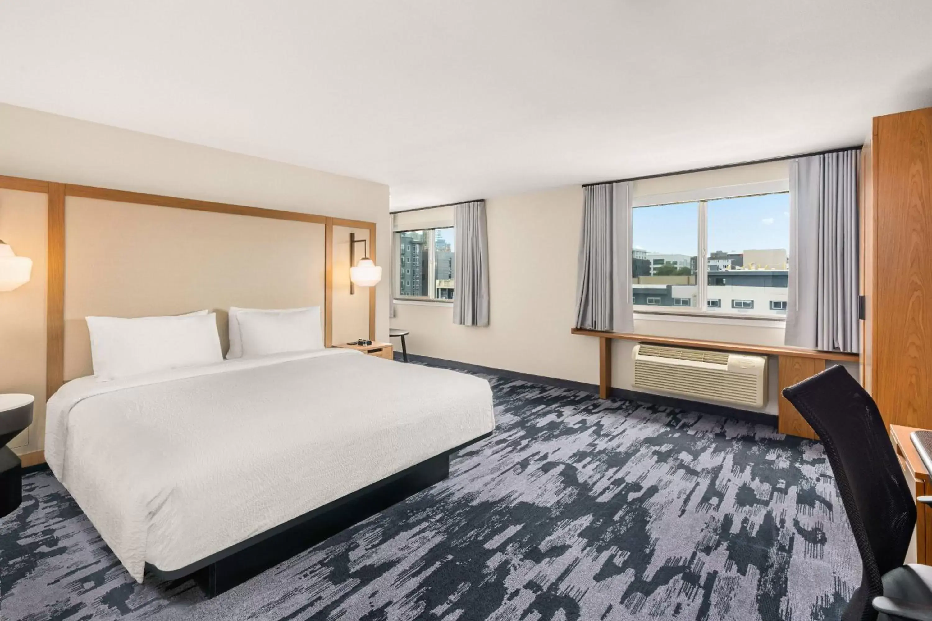Photo of the whole room, Bed in Fairfield Inn & Suites by Marriott Seattle Downtown/Seattle Center