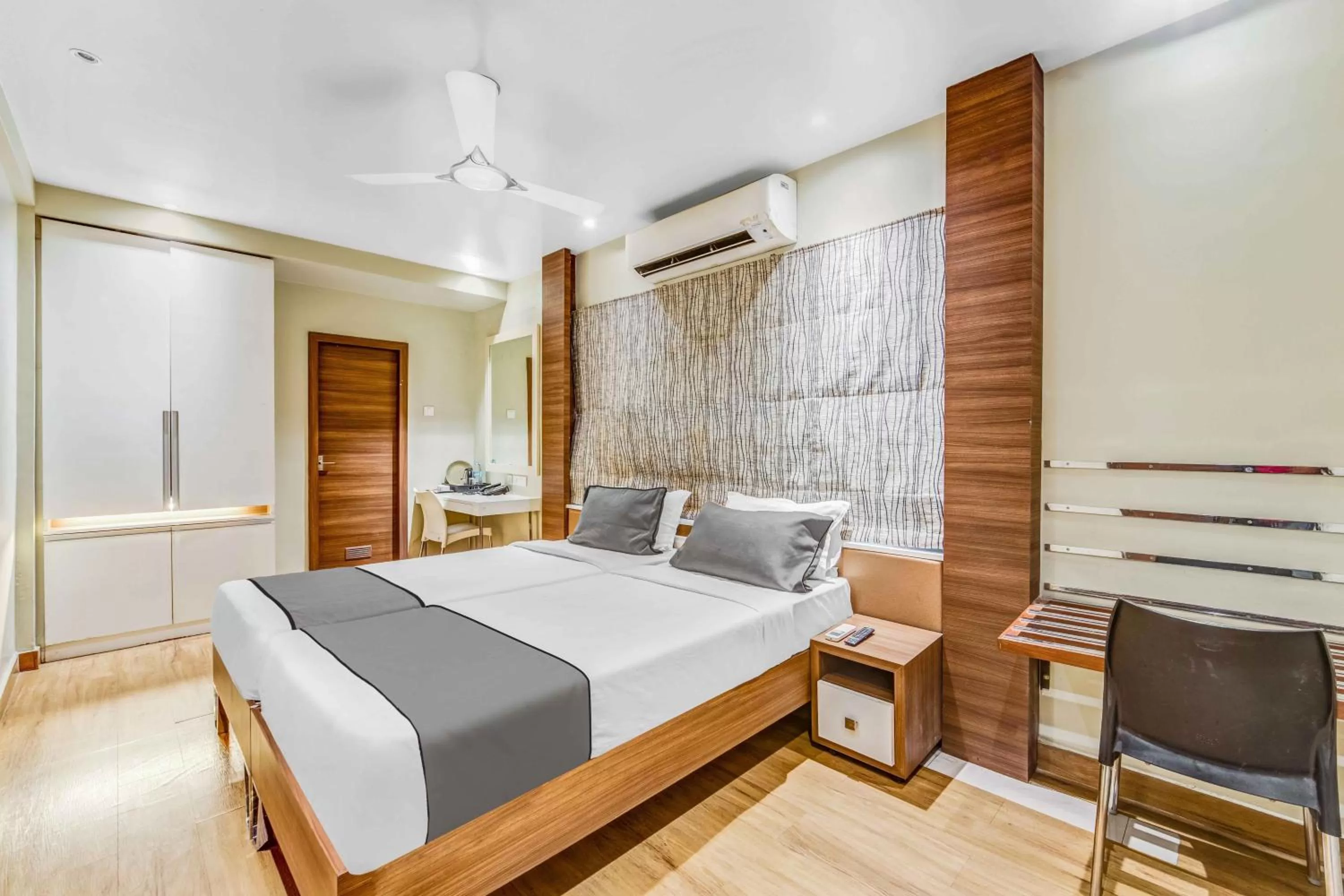 Bed in Upar Hotels Cinecity Kodambakkam RAGHAVENDRA MANDAPAM
