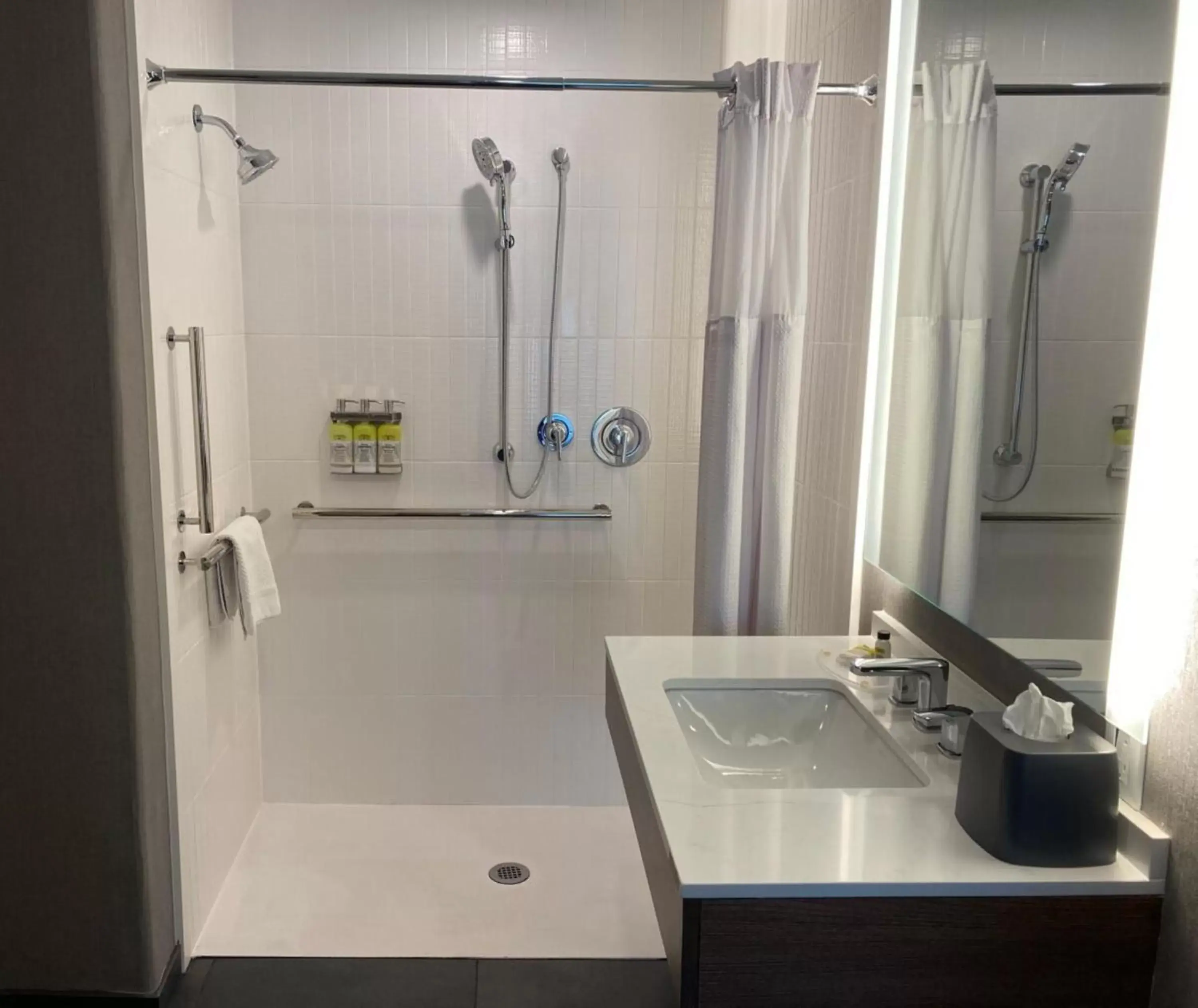 Photo of the whole room, Bathroom in Staybridge Suites Phoenix-Glendale