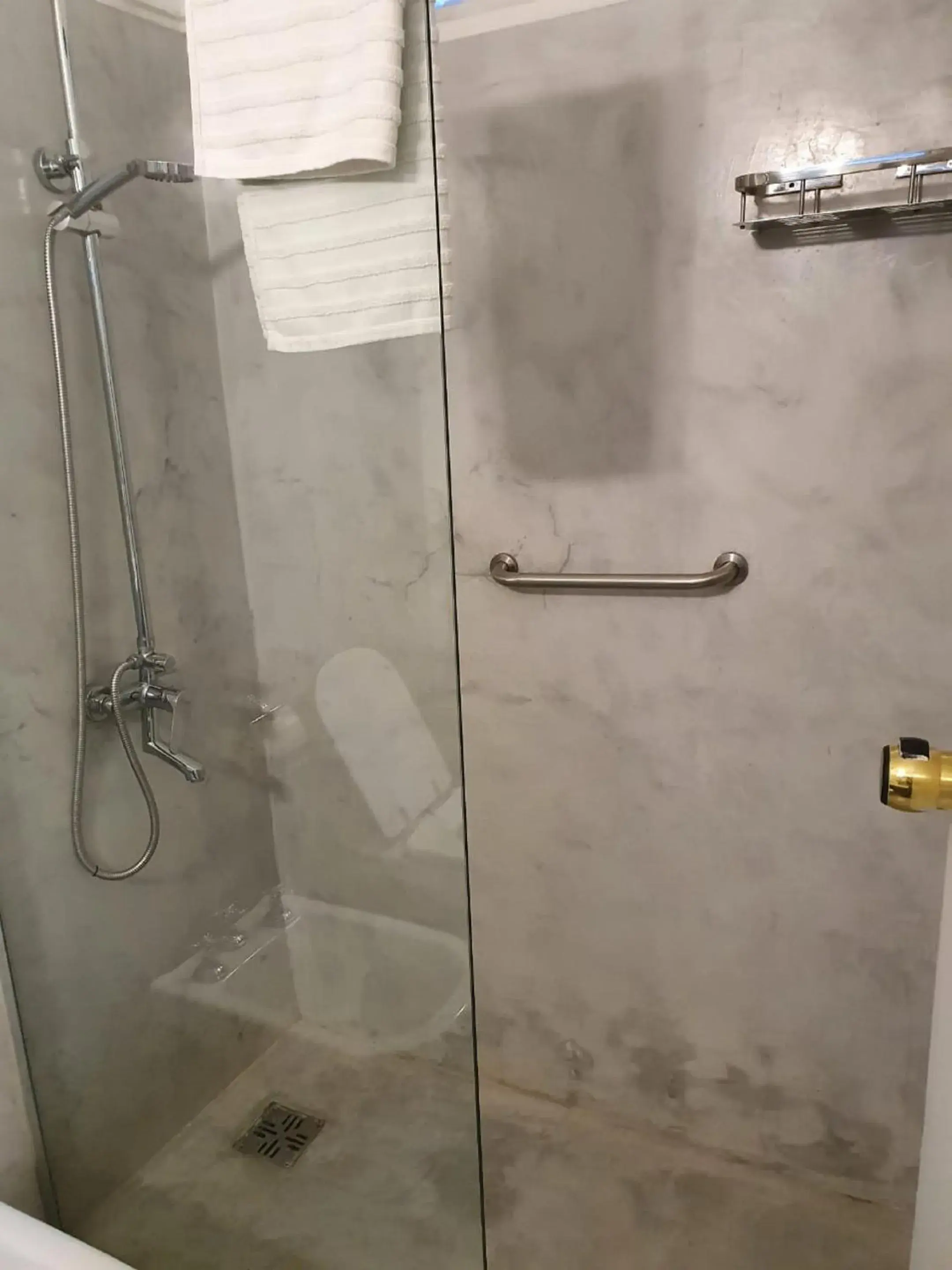 Shower, Bathroom in Suipacha Suites