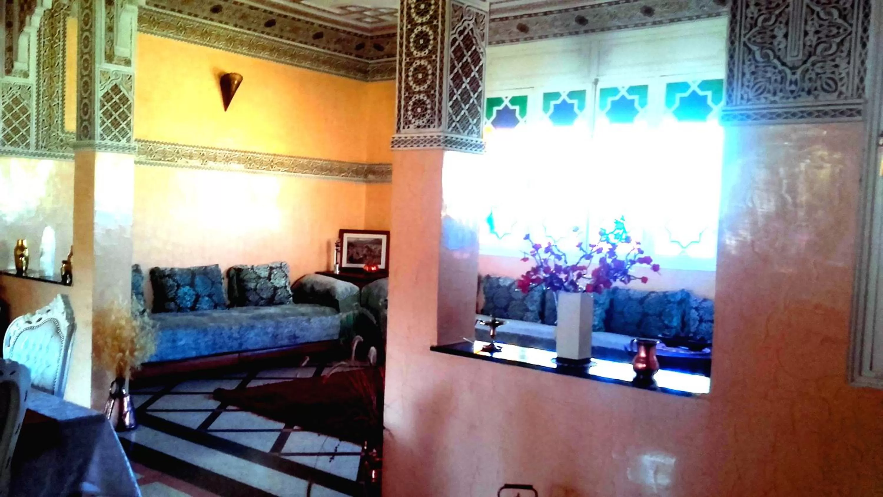 Living room, Bed in Riad Dar Zidane