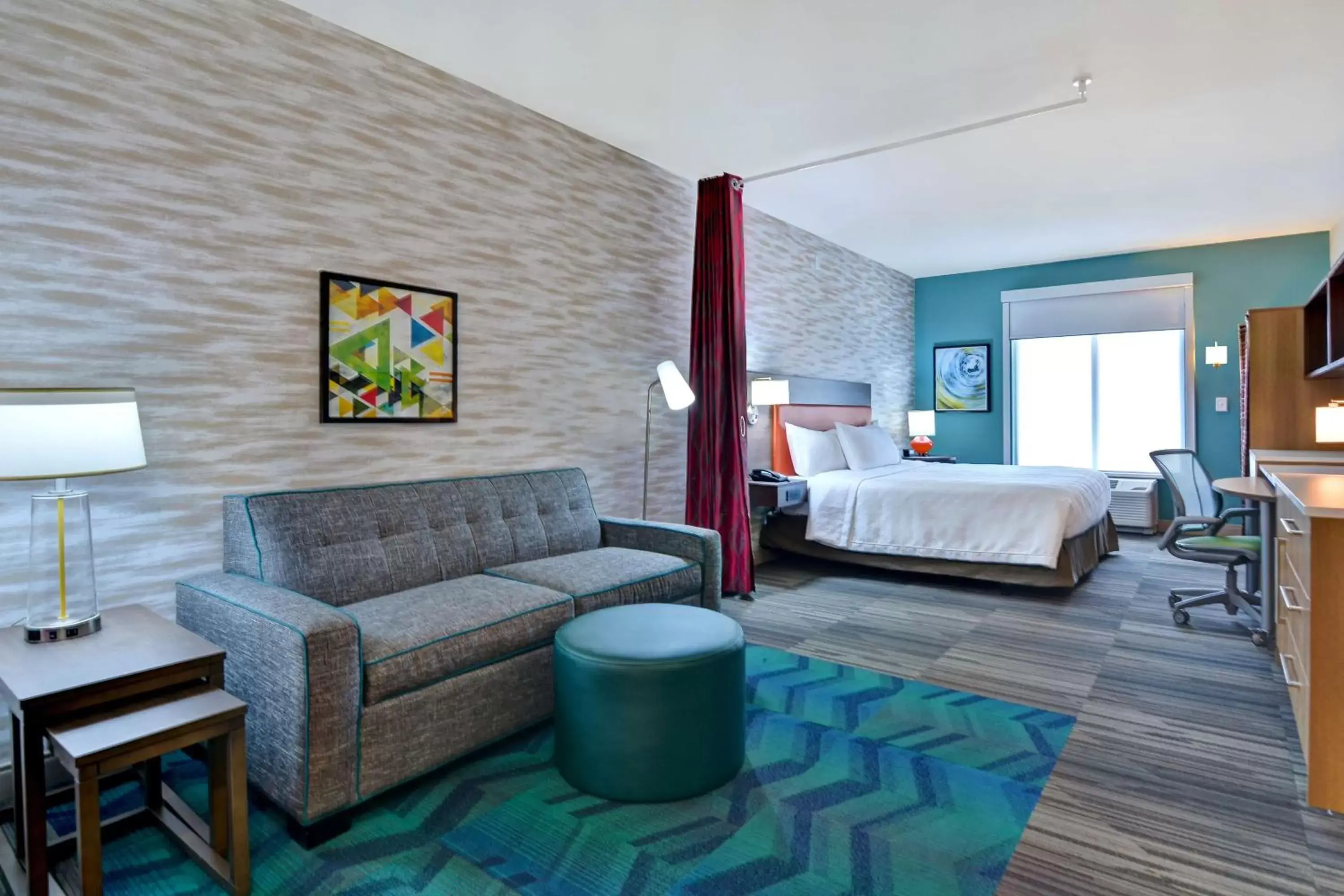 Bedroom in Home2 Suites By Hilton Savannah Midtown, Ga
