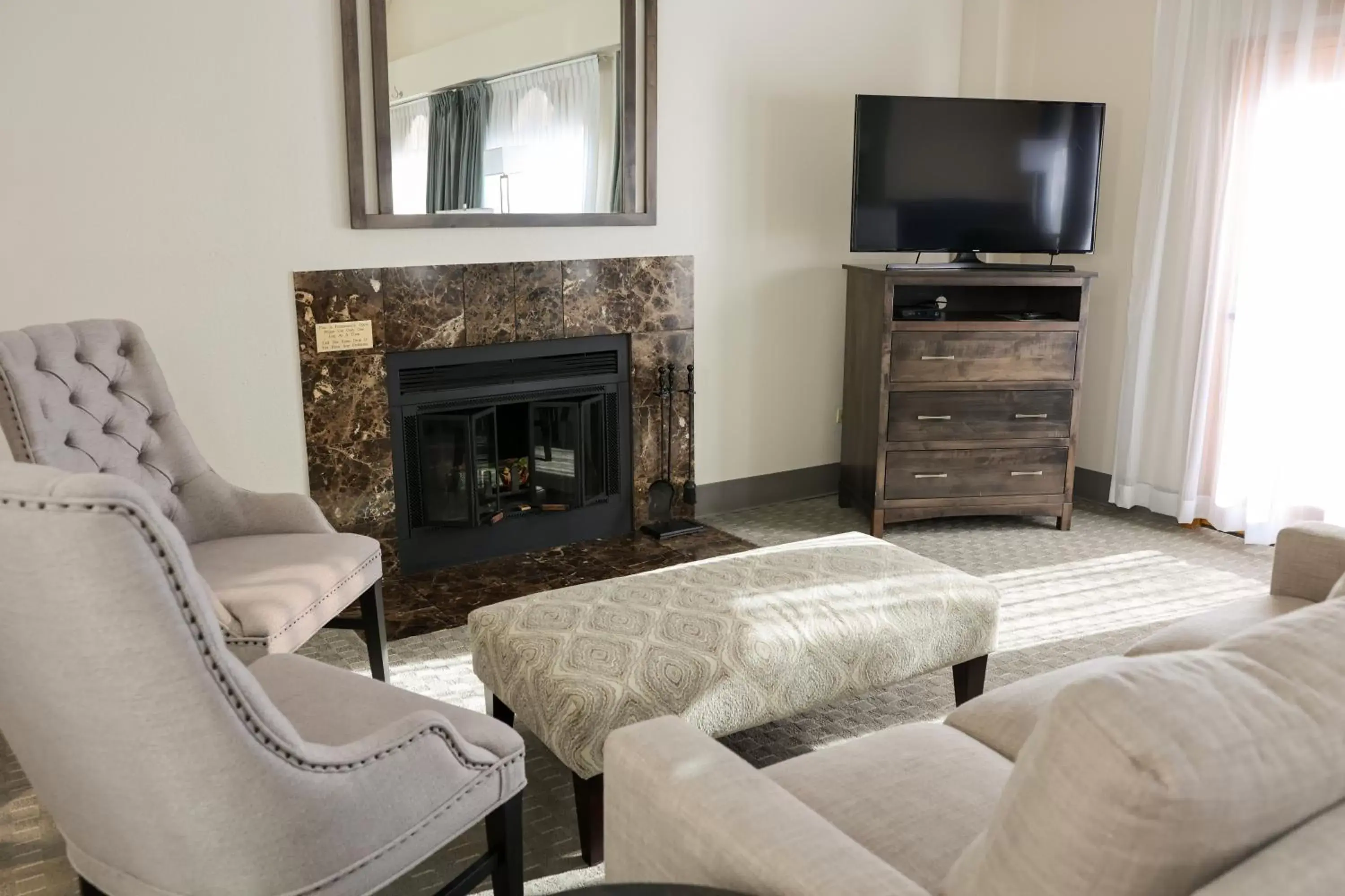 TV/Entertainment Center in Lone Tree Golf Club and Hotel