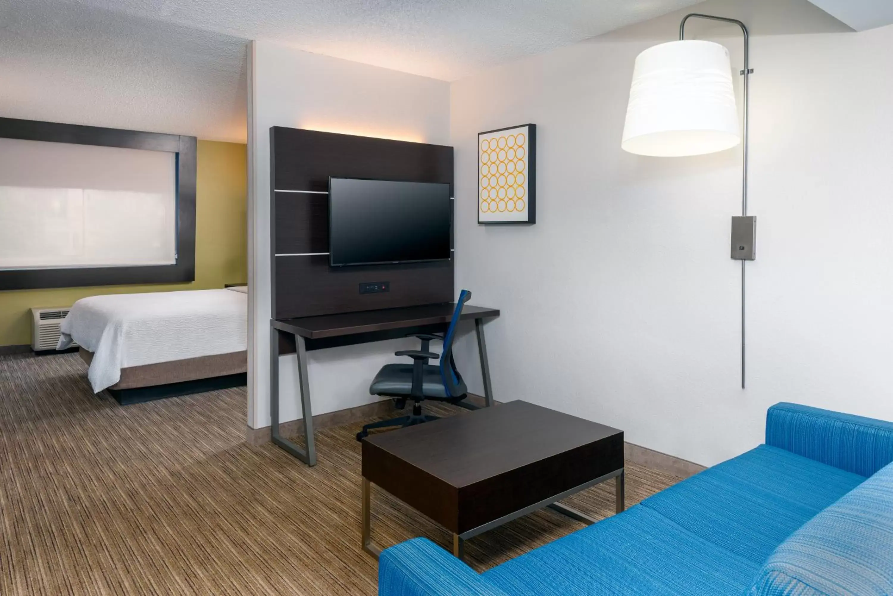 Bed, TV/Entertainment Center in Holiday Inn Express Miami Airport Doral Area, an IHG Hotel