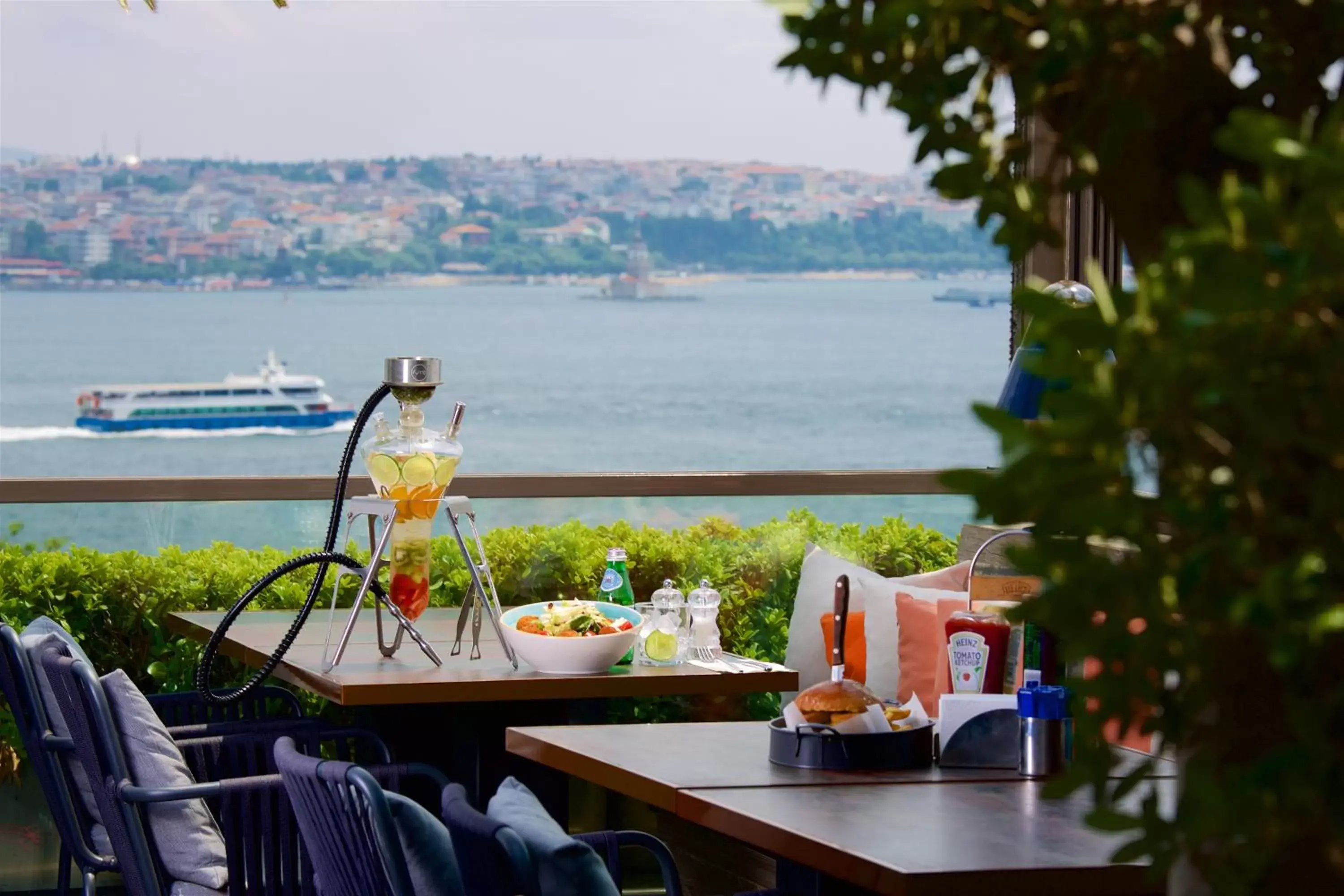 Balcony/Terrace in Zimmer Bosphorus Hotel