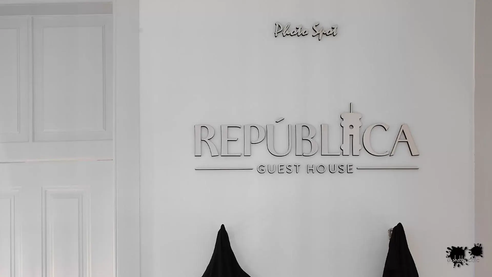 Decorative detail, Property Logo/Sign in República Guest House