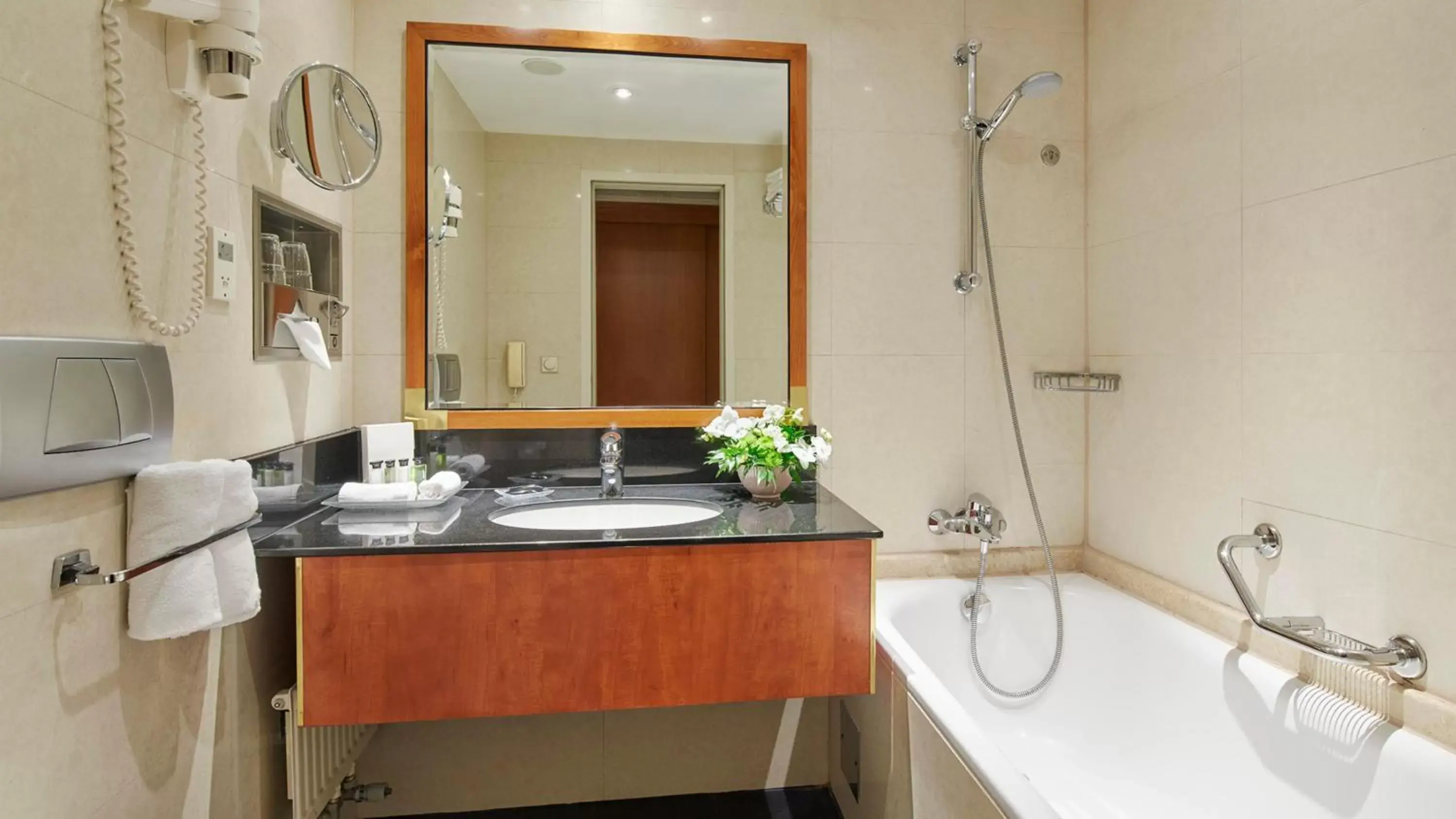 Photo of the whole room, Bathroom in InterContinental Budapest, an IHG Hotel