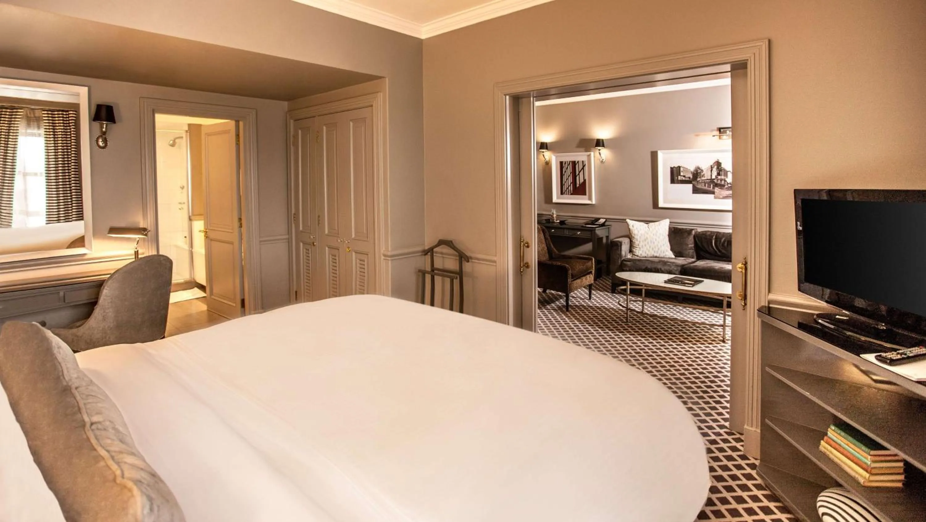 Photo of the whole room, Bed in 54 on Bath, Johannesburg Rosebank