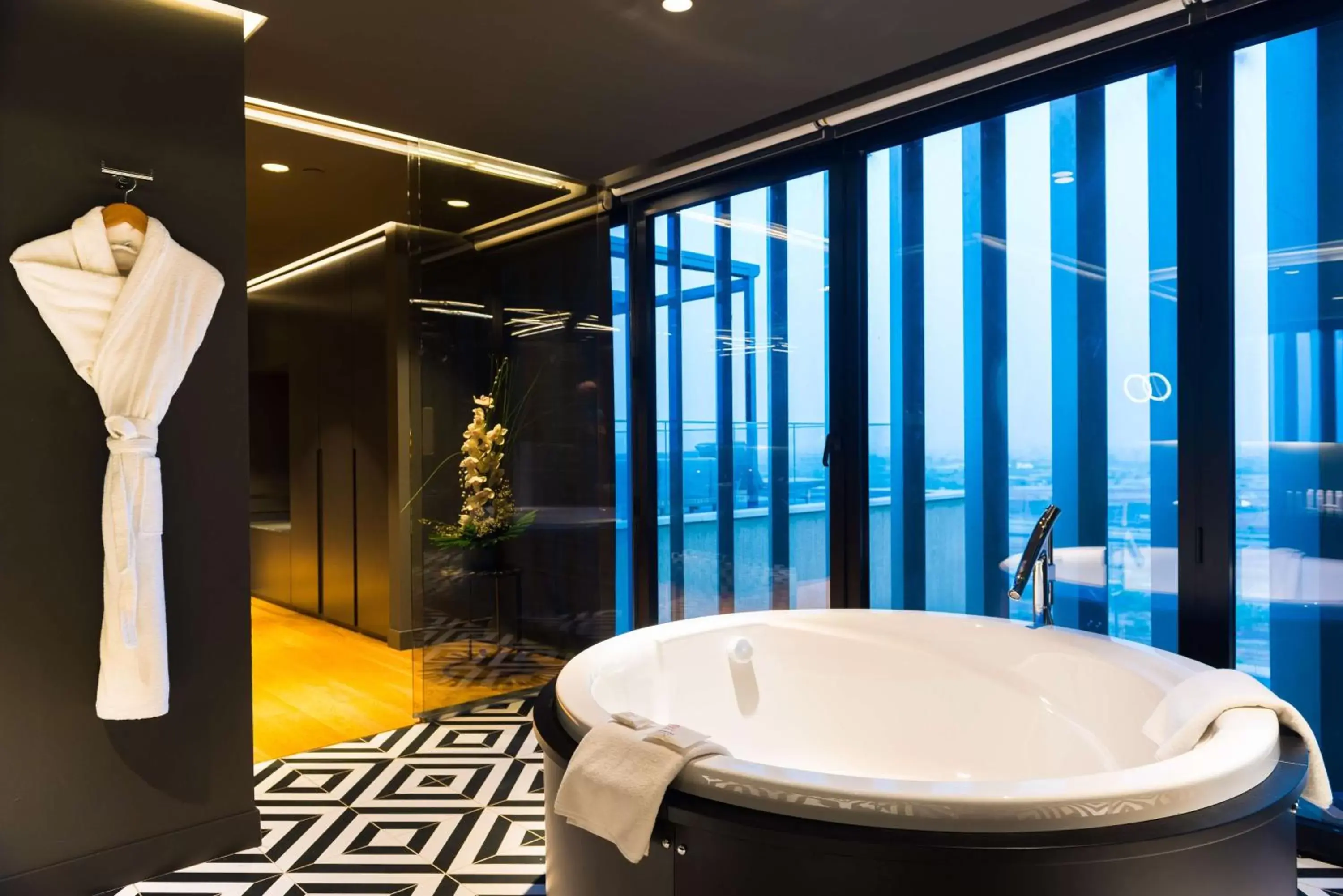 Photo of the whole room, Bathroom in Radisson Hotel Dakar Diamniadio