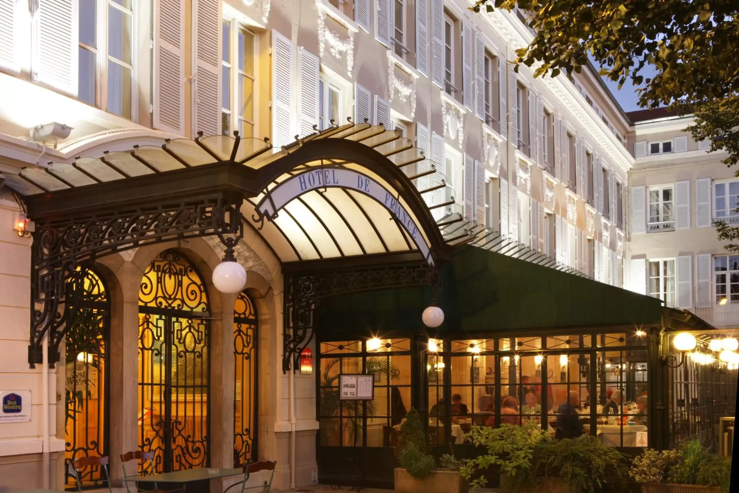 Facade/entrance in Best Western Hôtel de France