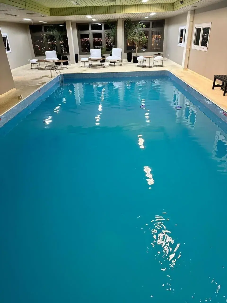 Swimming Pool in Hotel Rayentray Trelew