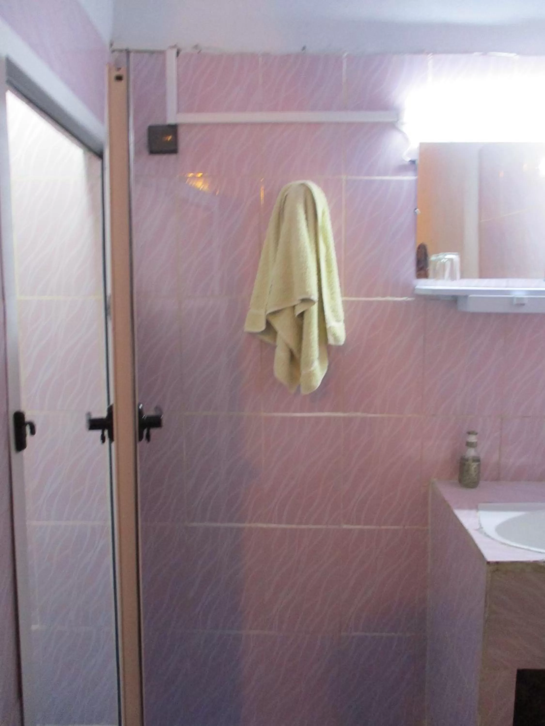 Bathroom in Maison d'hôtes Retour Au Calme