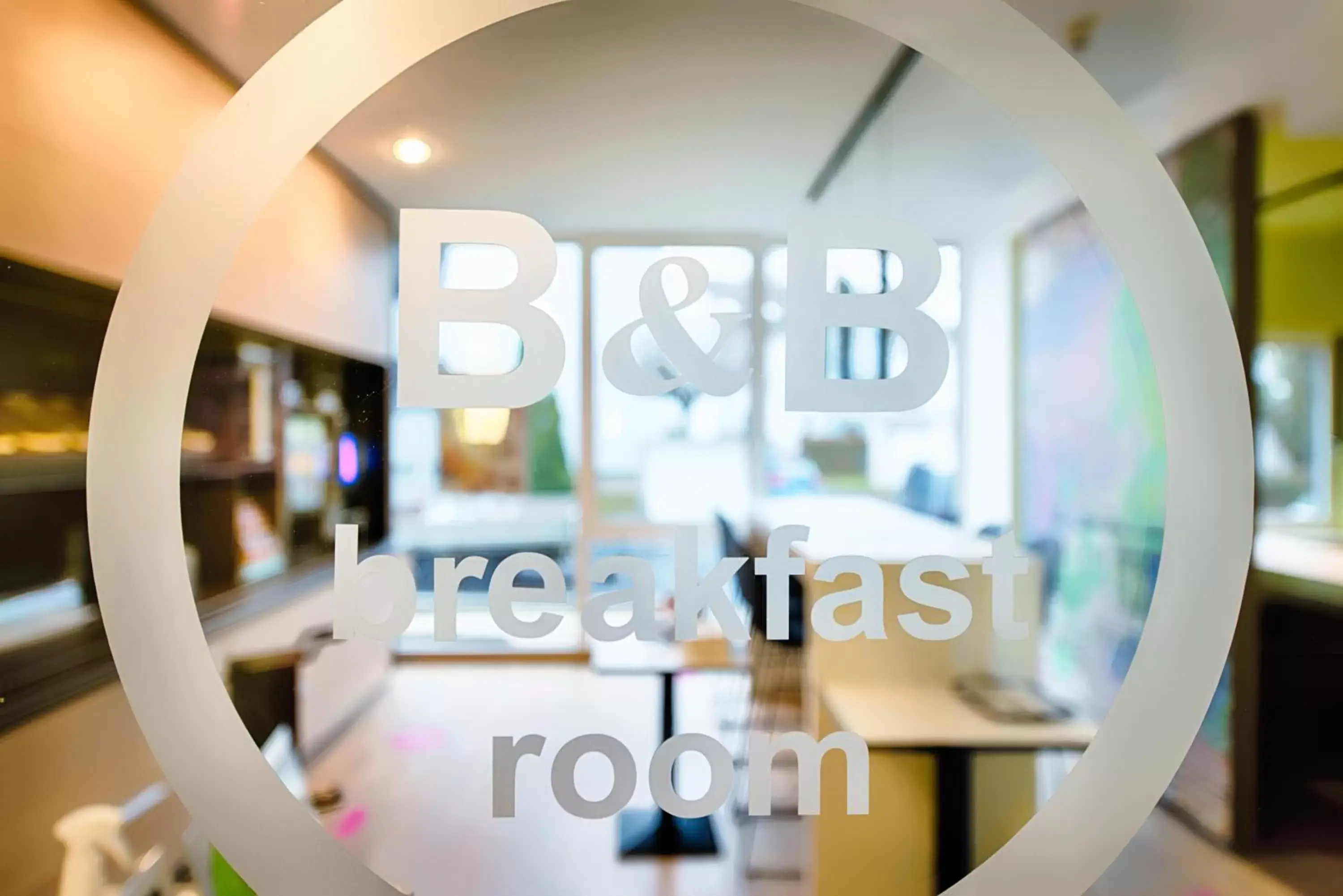 Restaurant/places to eat, Property Logo/Sign in B&B Hotel Kassel-City