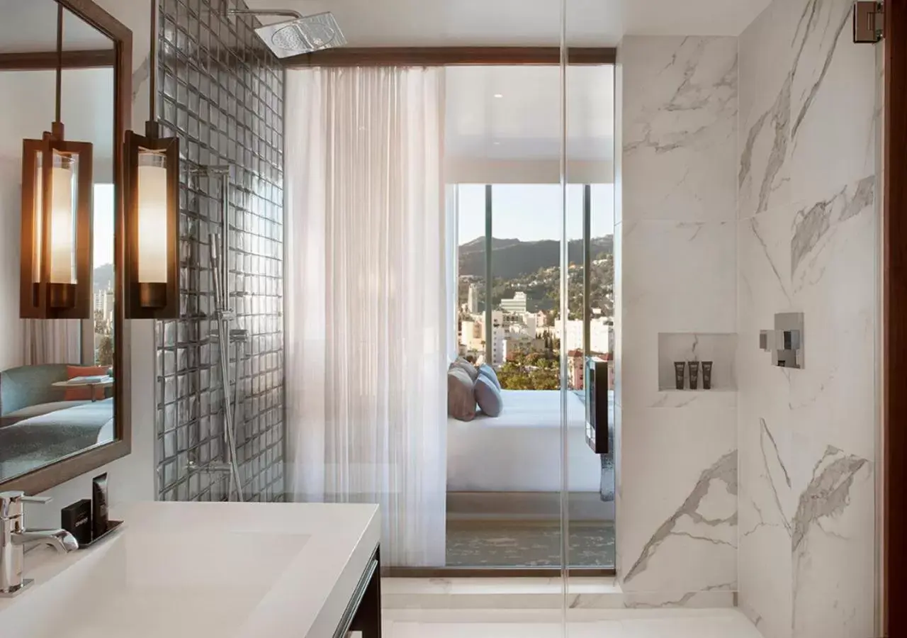 Bathroom in Dream Hollywood, Part Of Hyatt