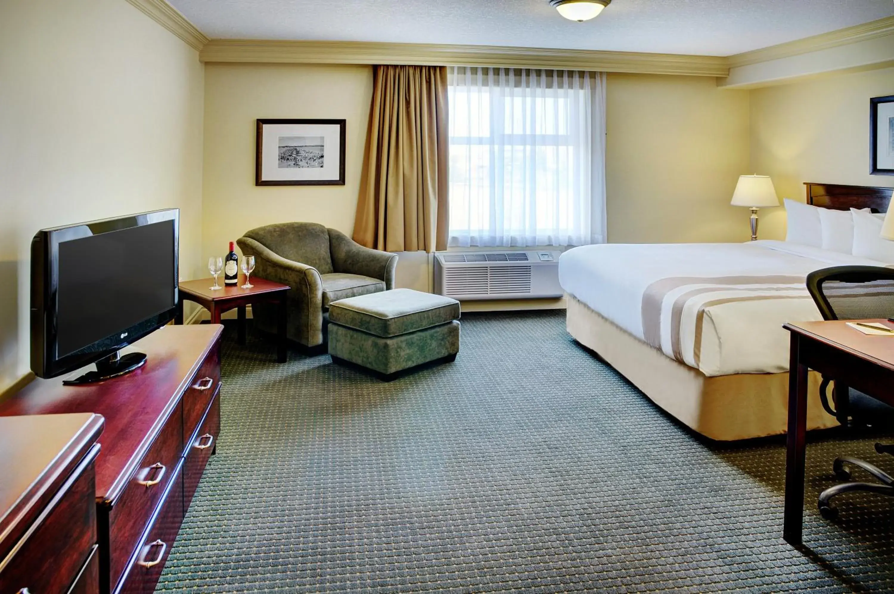 Bed in Chateau Nova Kingsway Bed in Chateau Nova Kingsway