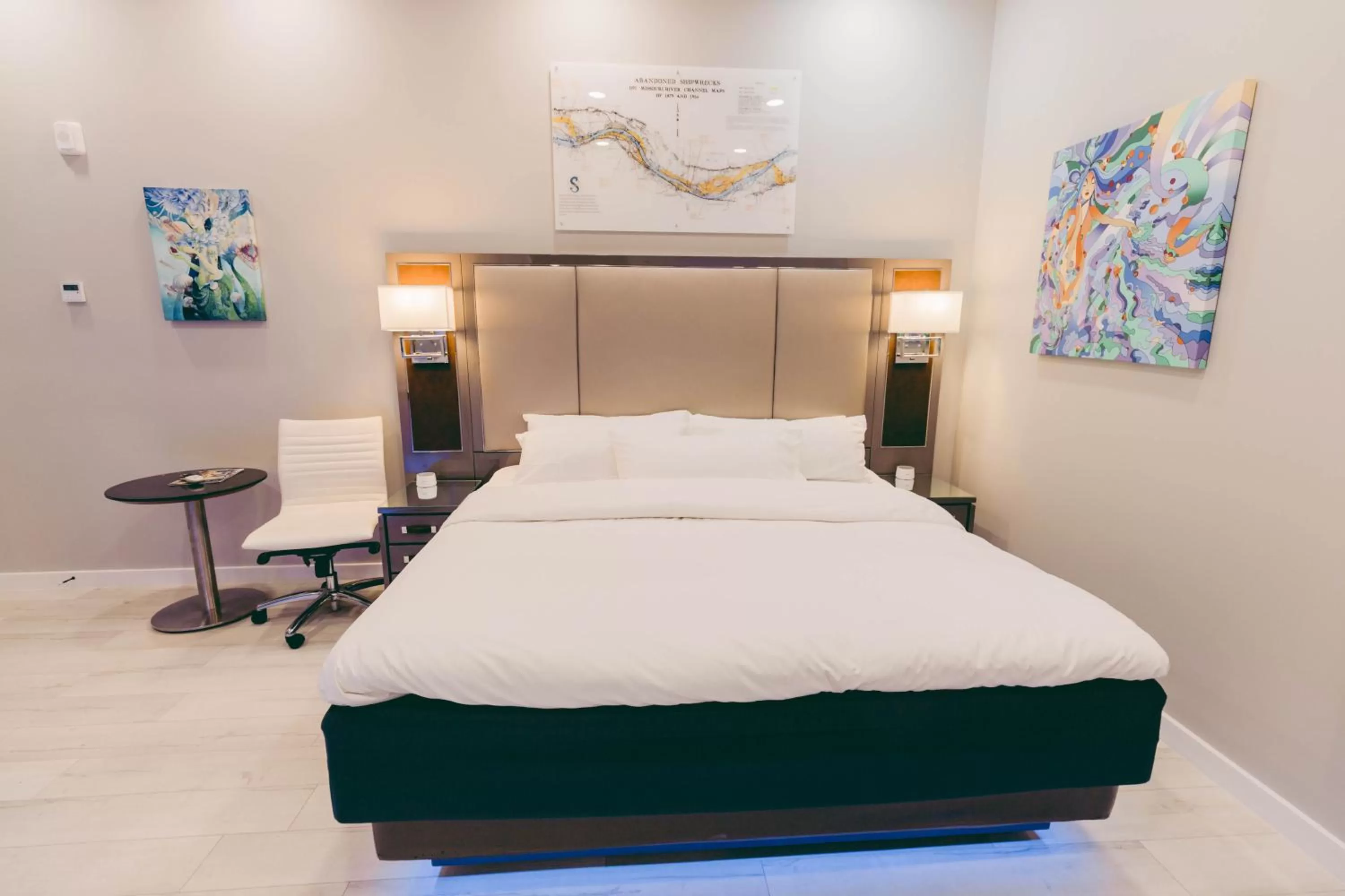 Bed in River Sirens Hotel-Contactless Check in Hotel