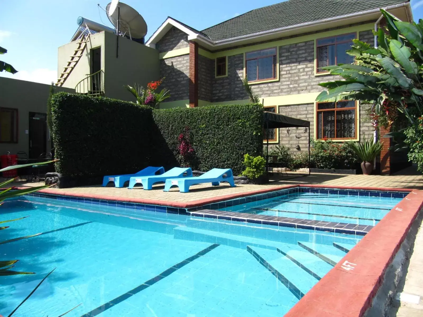 Swimming pool, Property Building in Korona Villa Lodge