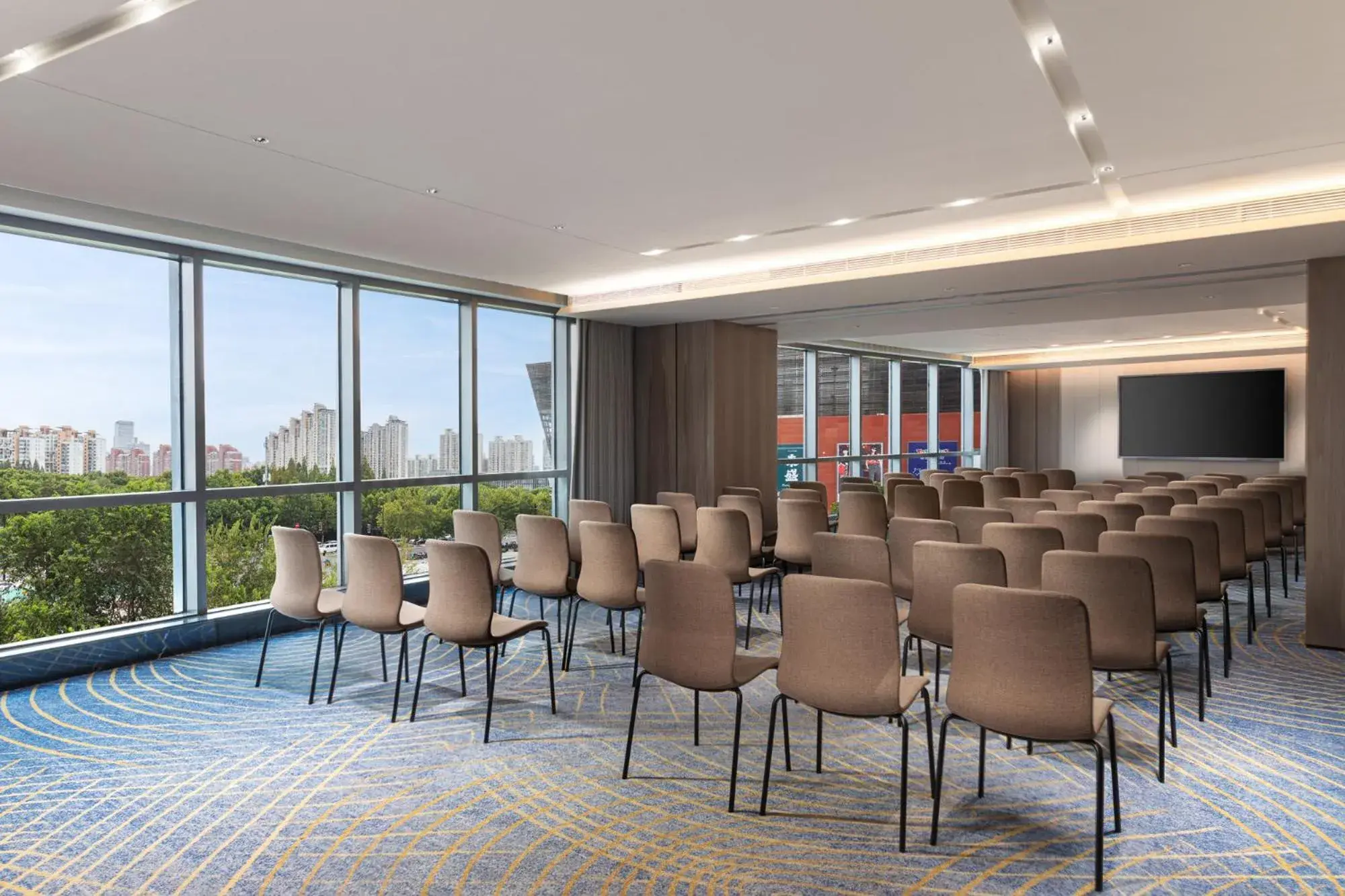 Meeting/conference room in HUALUXE Shanghai Changfeng Park, an IHG Hotel