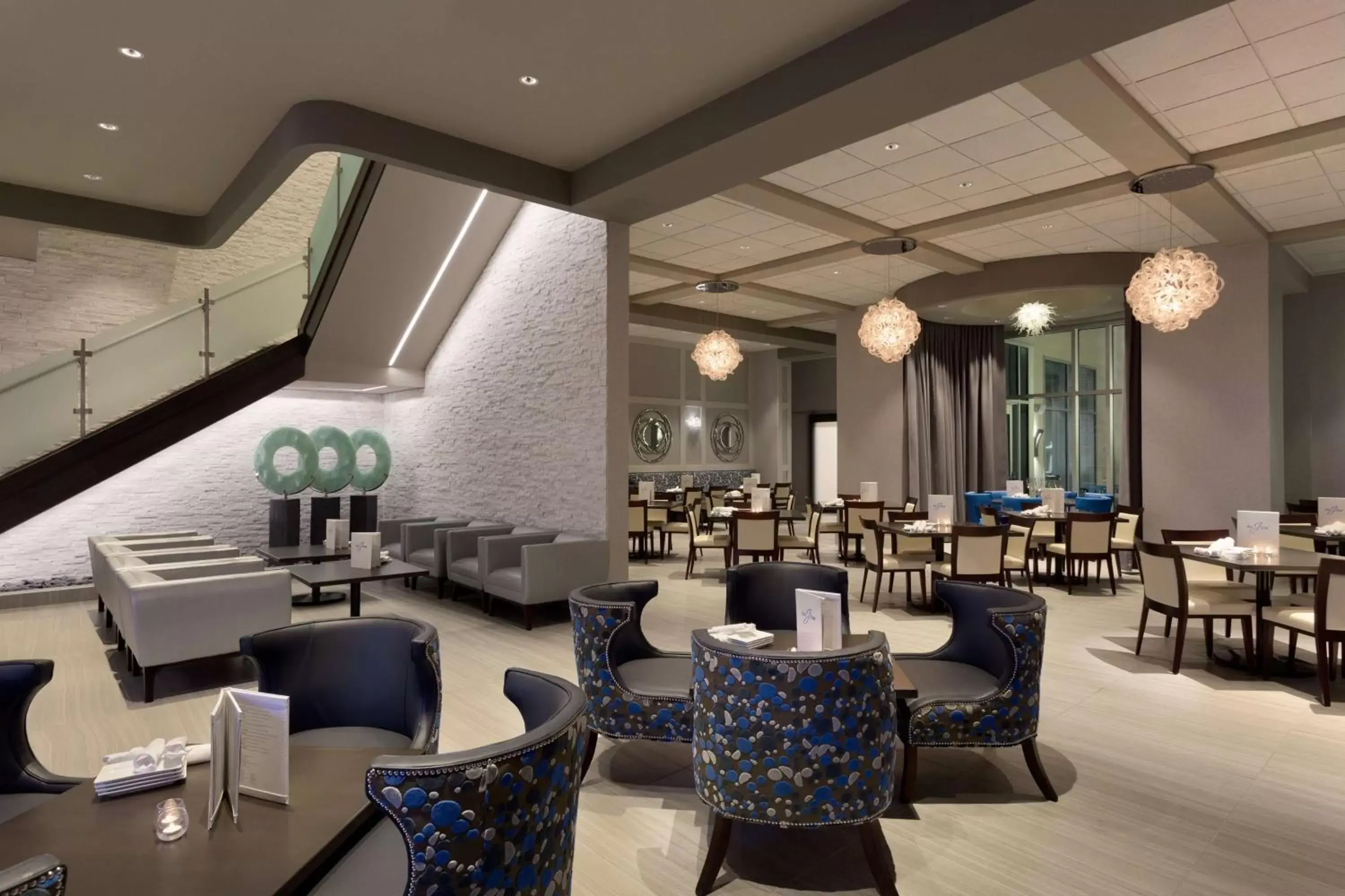 Lounge or bar, Restaurant/Places to Eat in Embassy Suites by Hilton Kansas City Olathe