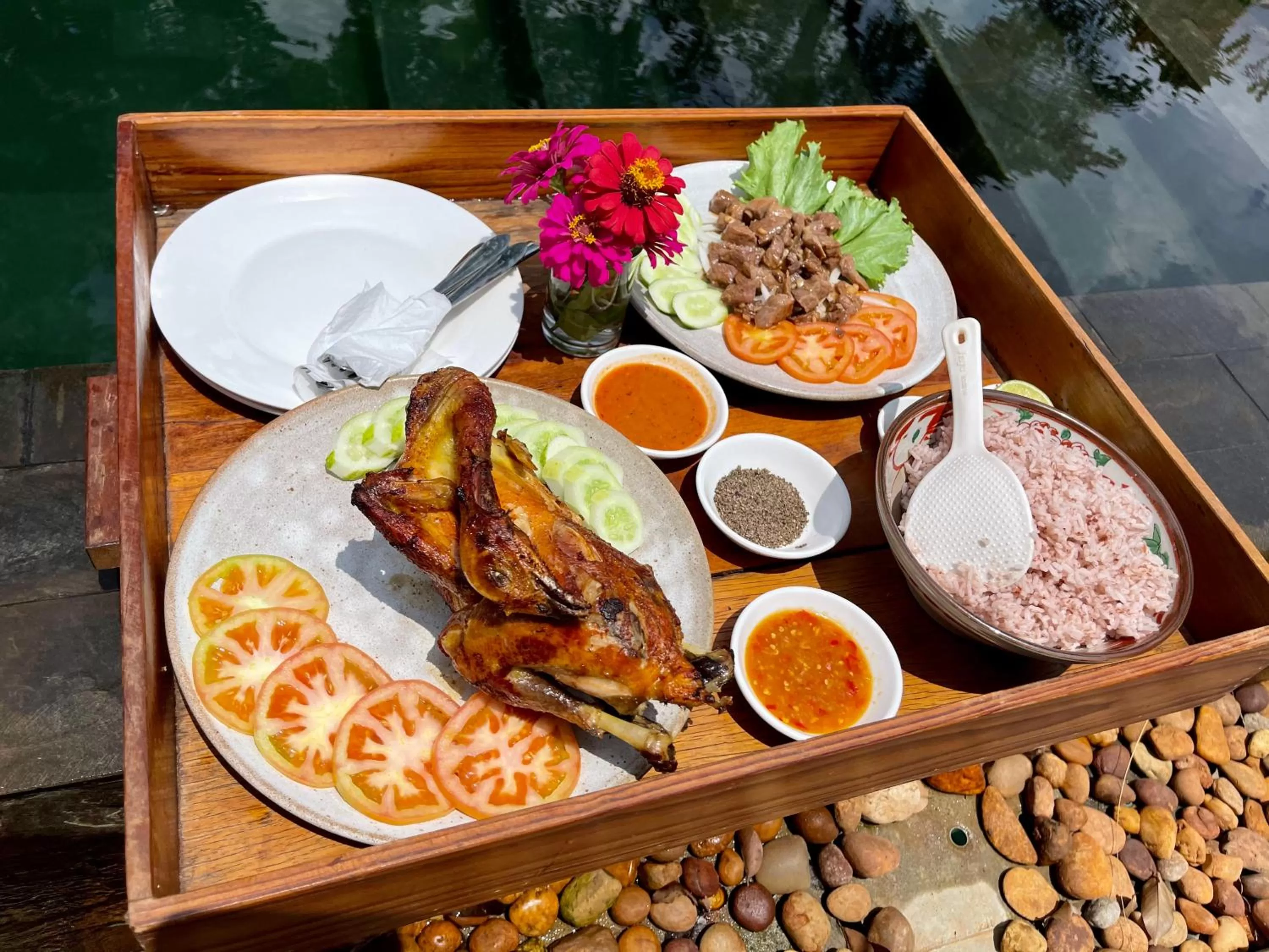 Food and drinks in Dontrei Villa Angkor