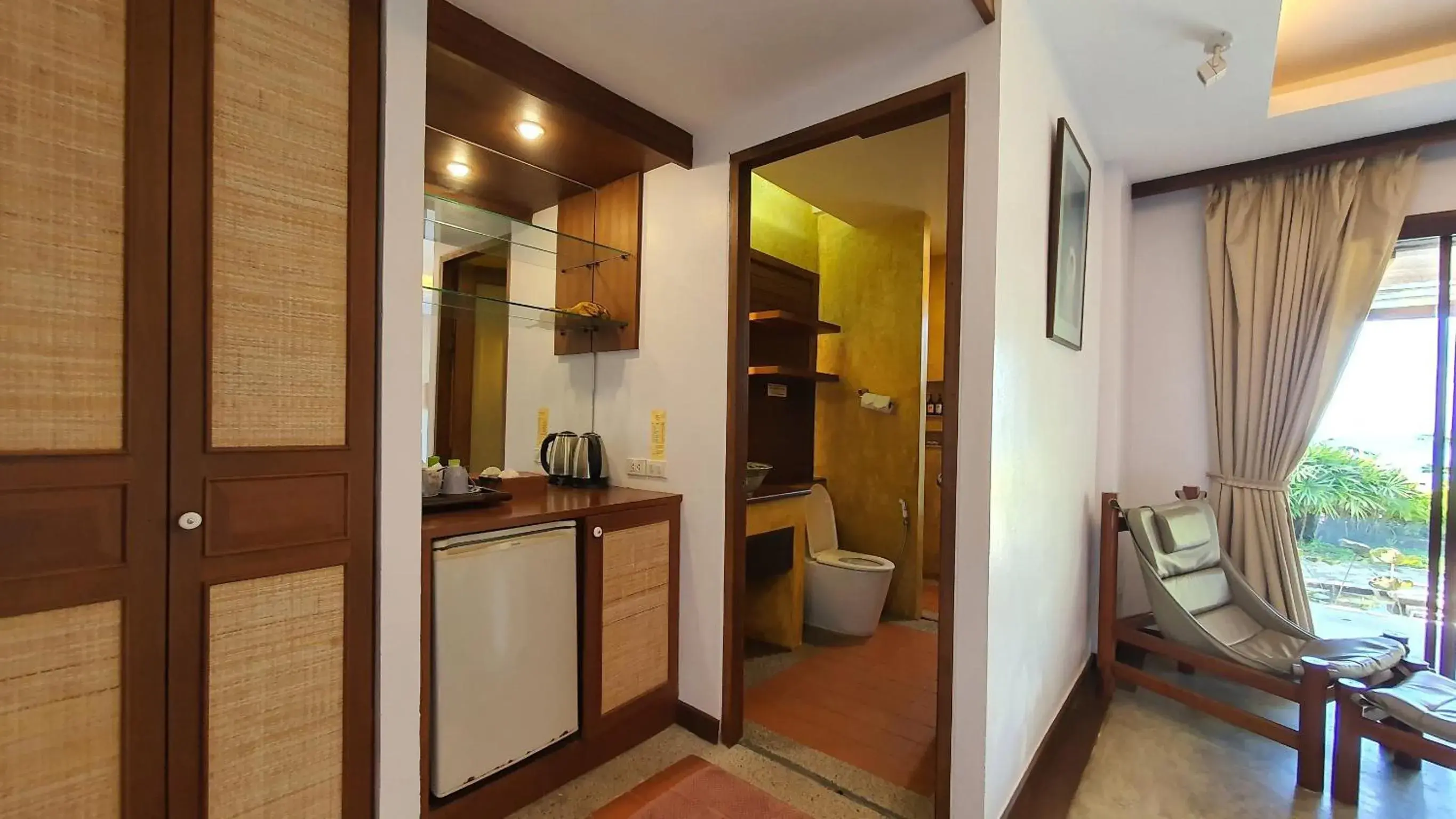 Coffee/tea facilities, Kitchen/Kitchenette in Andalay Boutique Resort