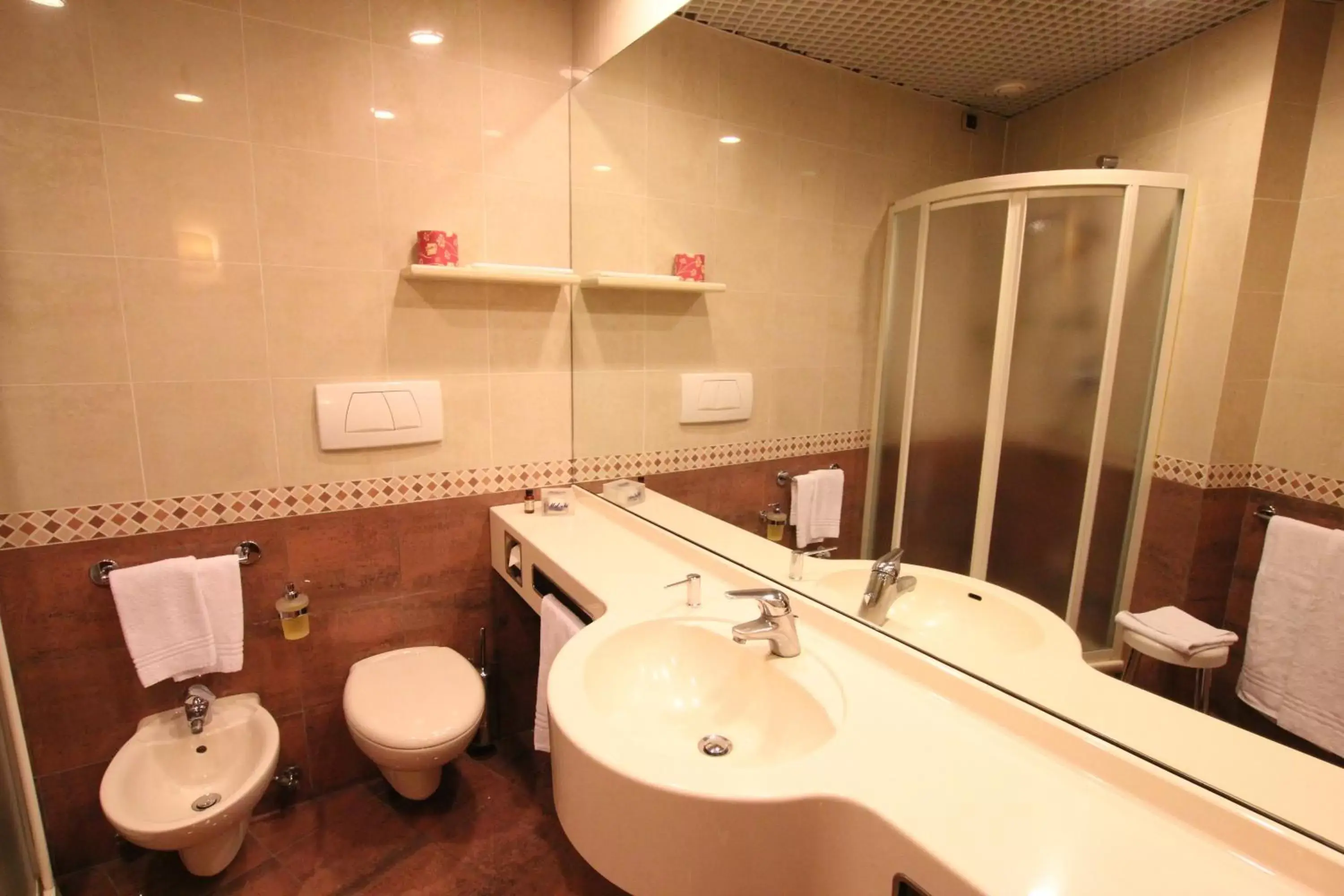 Bathroom in Mokinba Hotels King