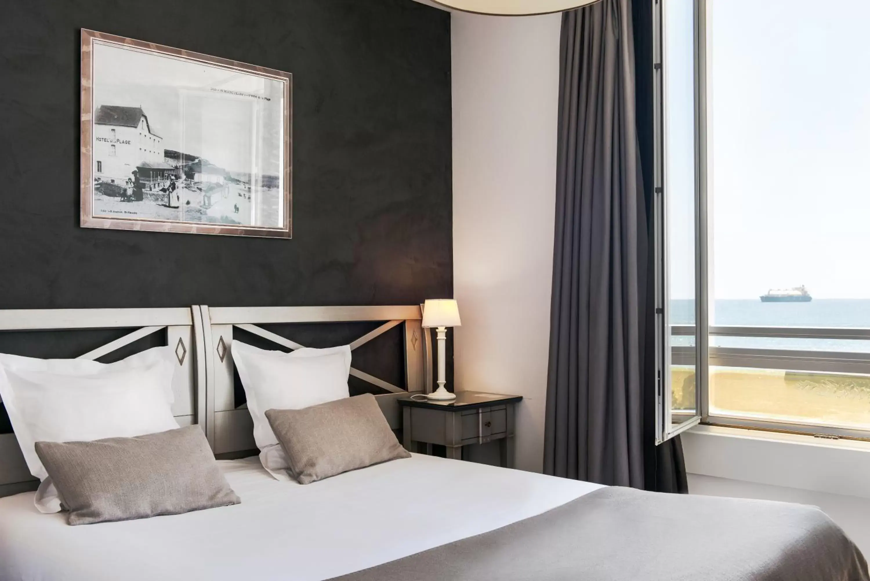Photo of the whole room, Bed in Best Western Hotel De La Plage Saint Marc sur Mer