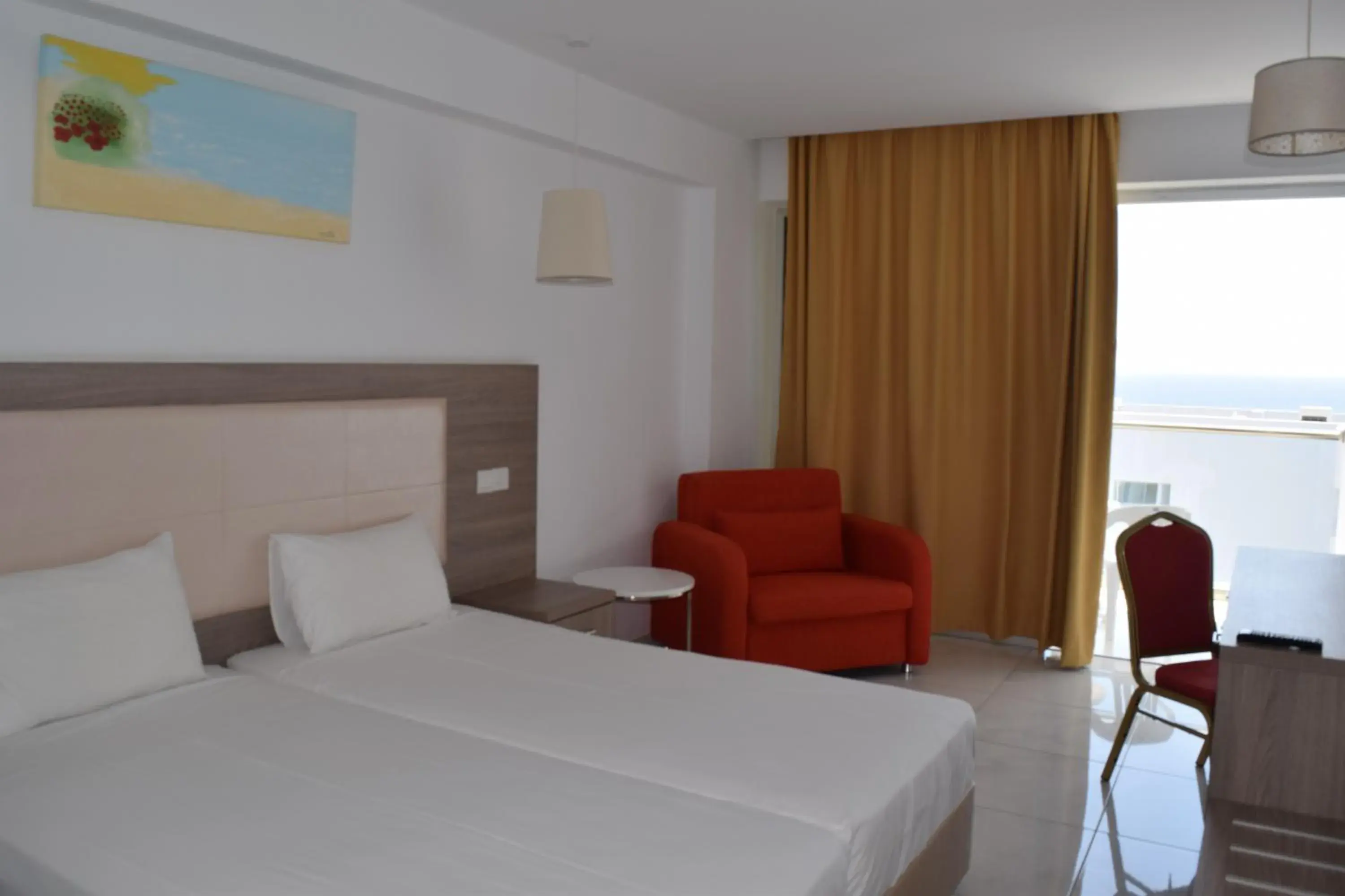 Photo of the whole room, Bed in Corfu Hotel