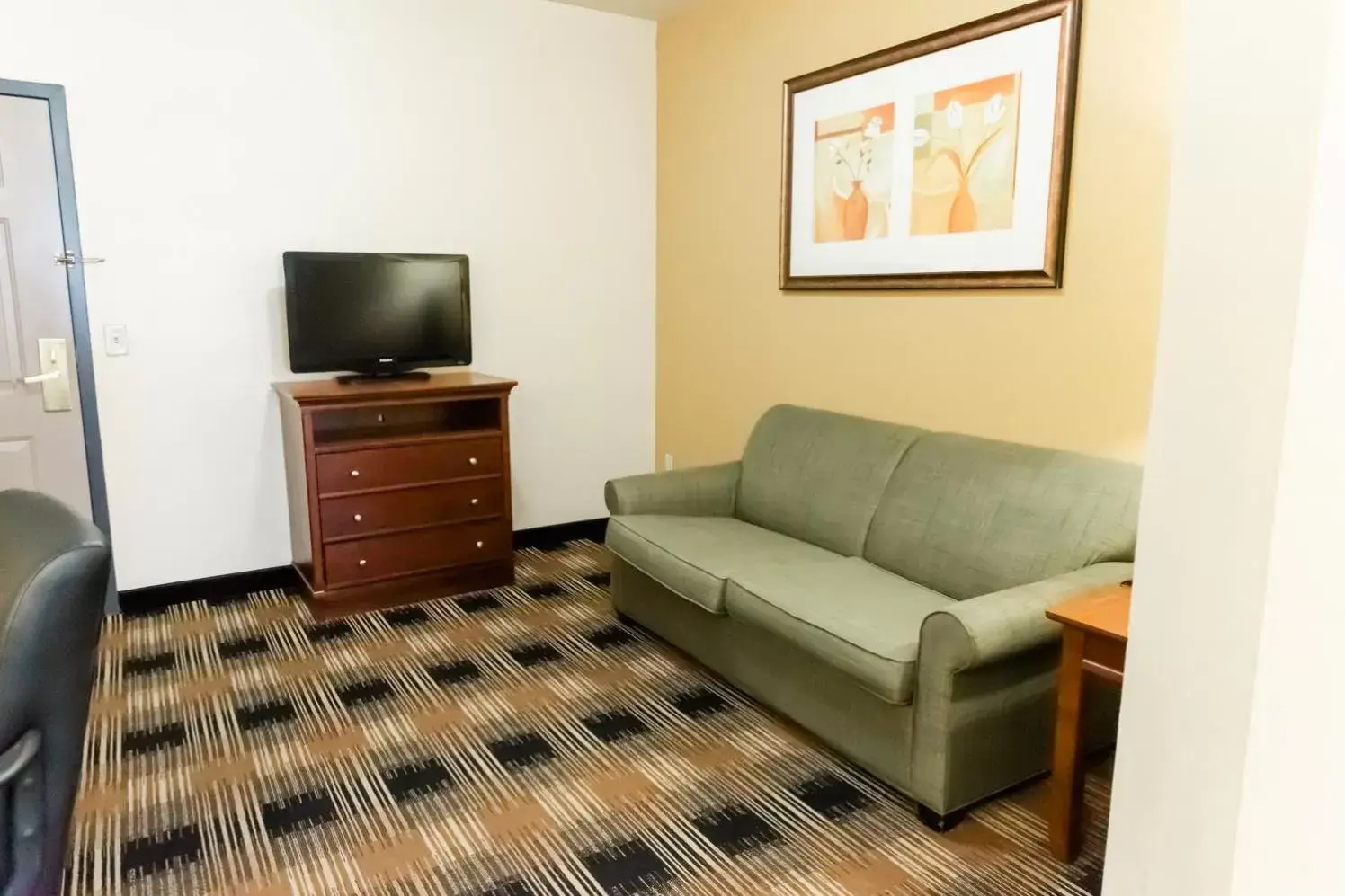 Seating Area in Country Inn & Suites by Radisson, Helen, GA