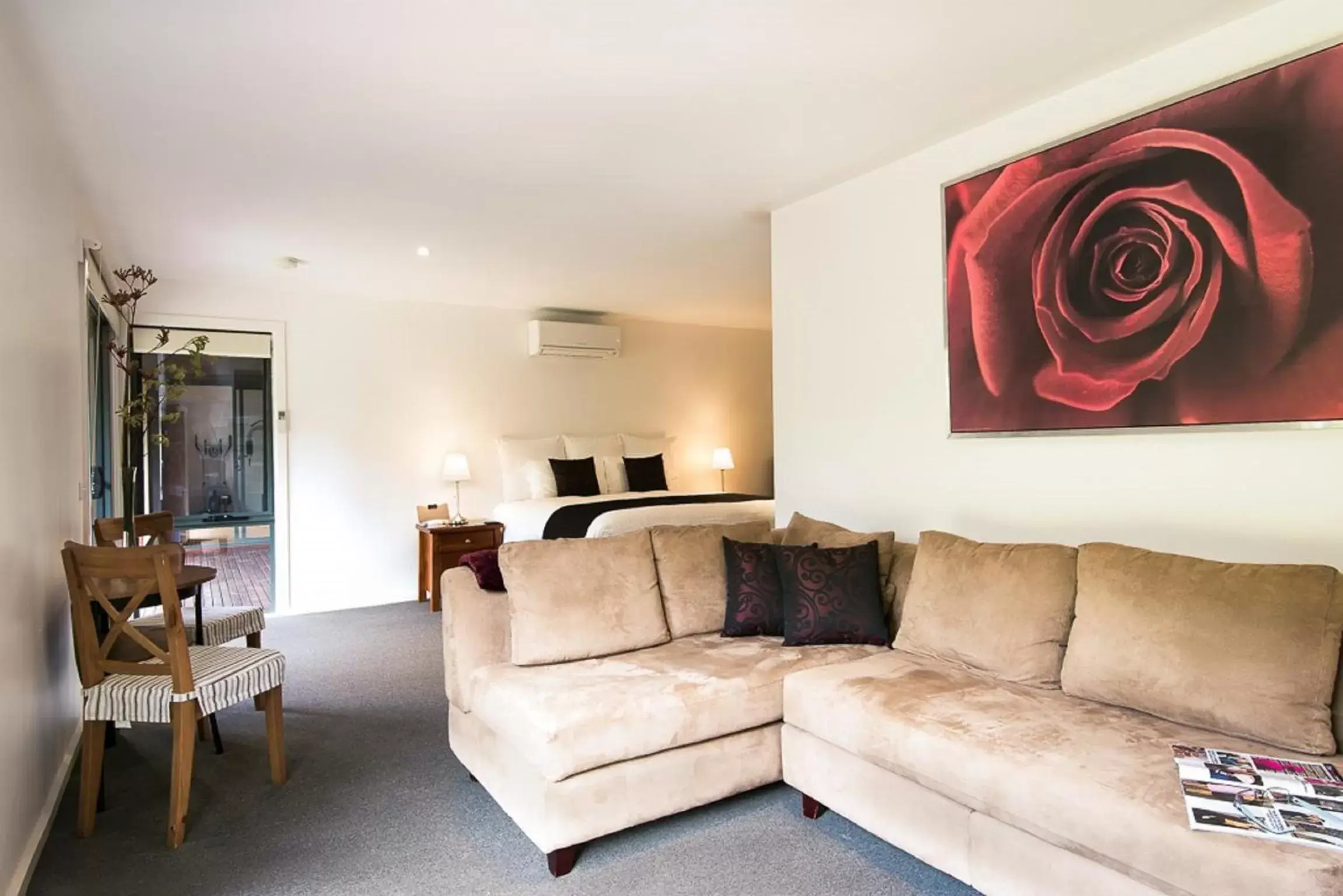 Living room, Seating Area in Balconies Dolphincove