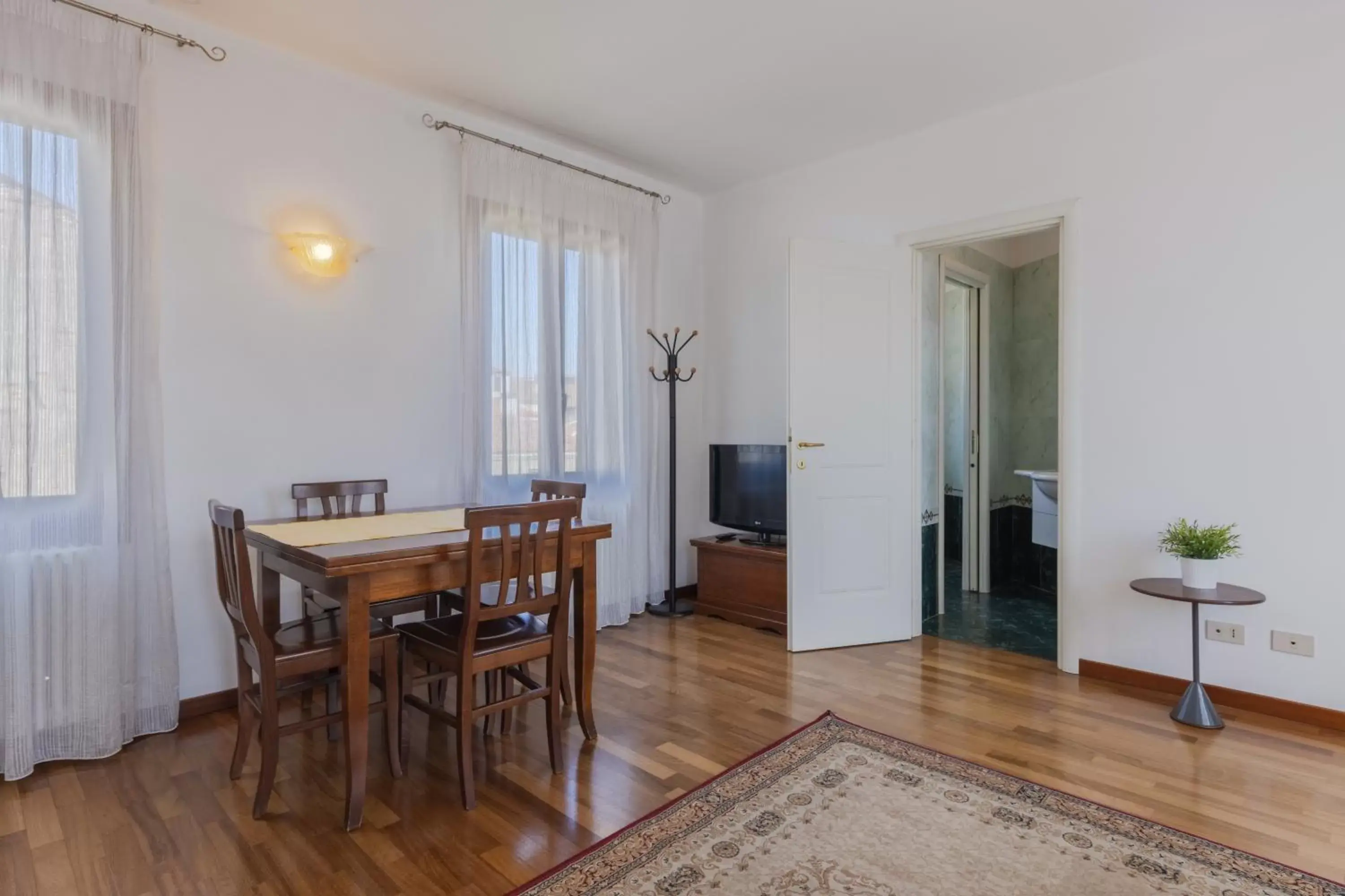 Dining Area in Corte Nova