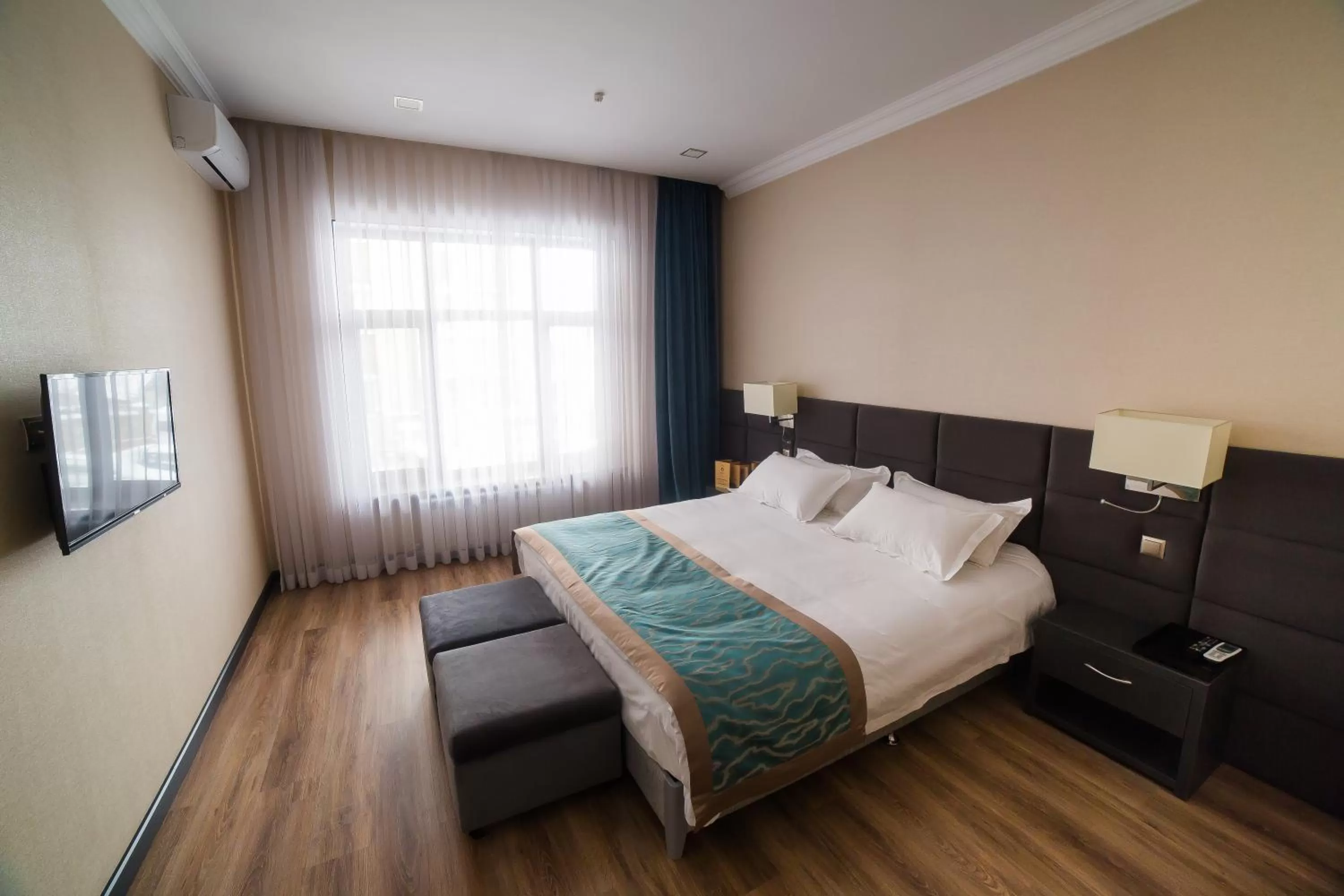 Photo of the whole room, Bed in Golden Hotel