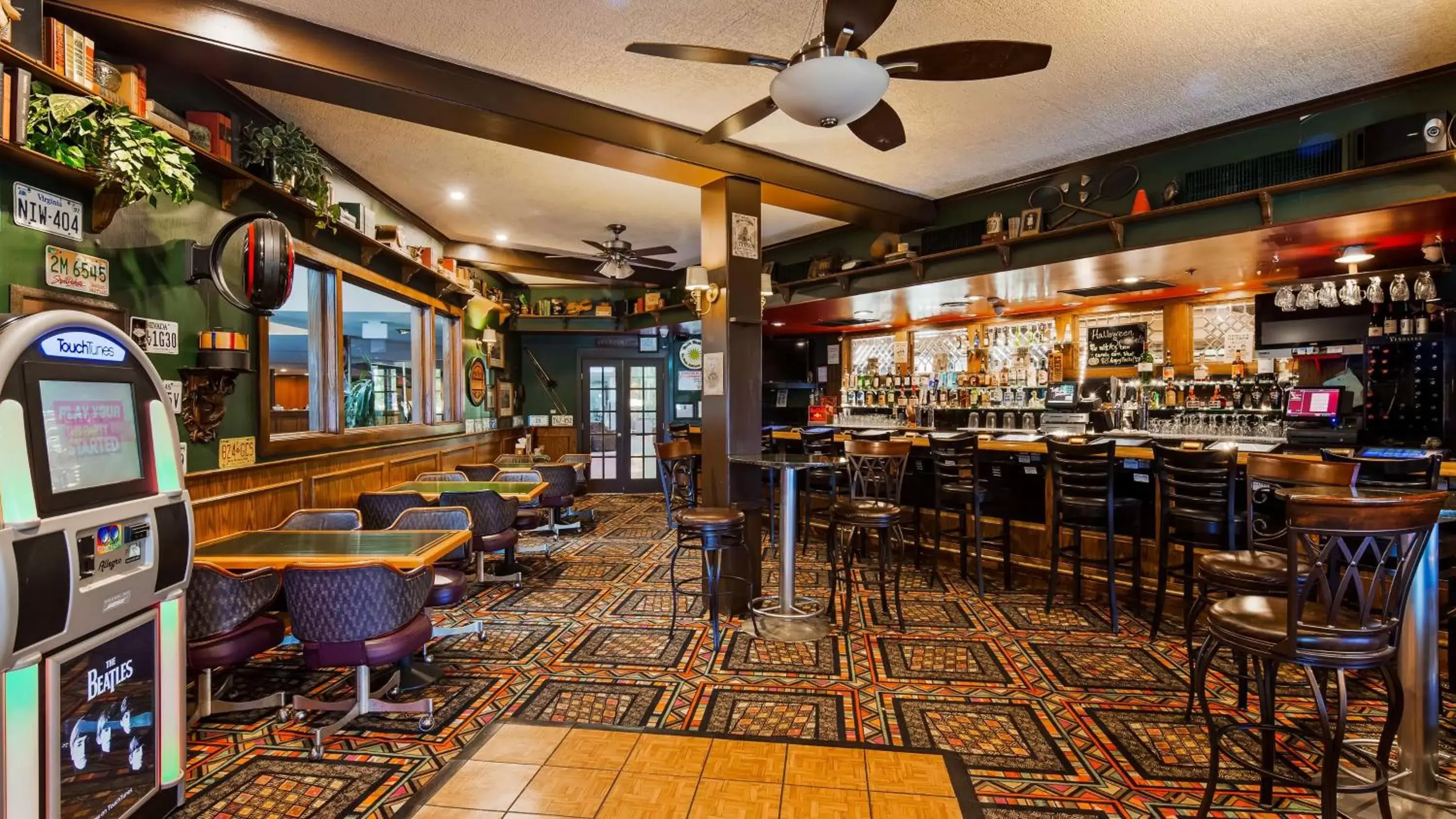 Lounge or bar, Lounge/Bar in SureStay Plus Hotel by Best Western Reno Airport