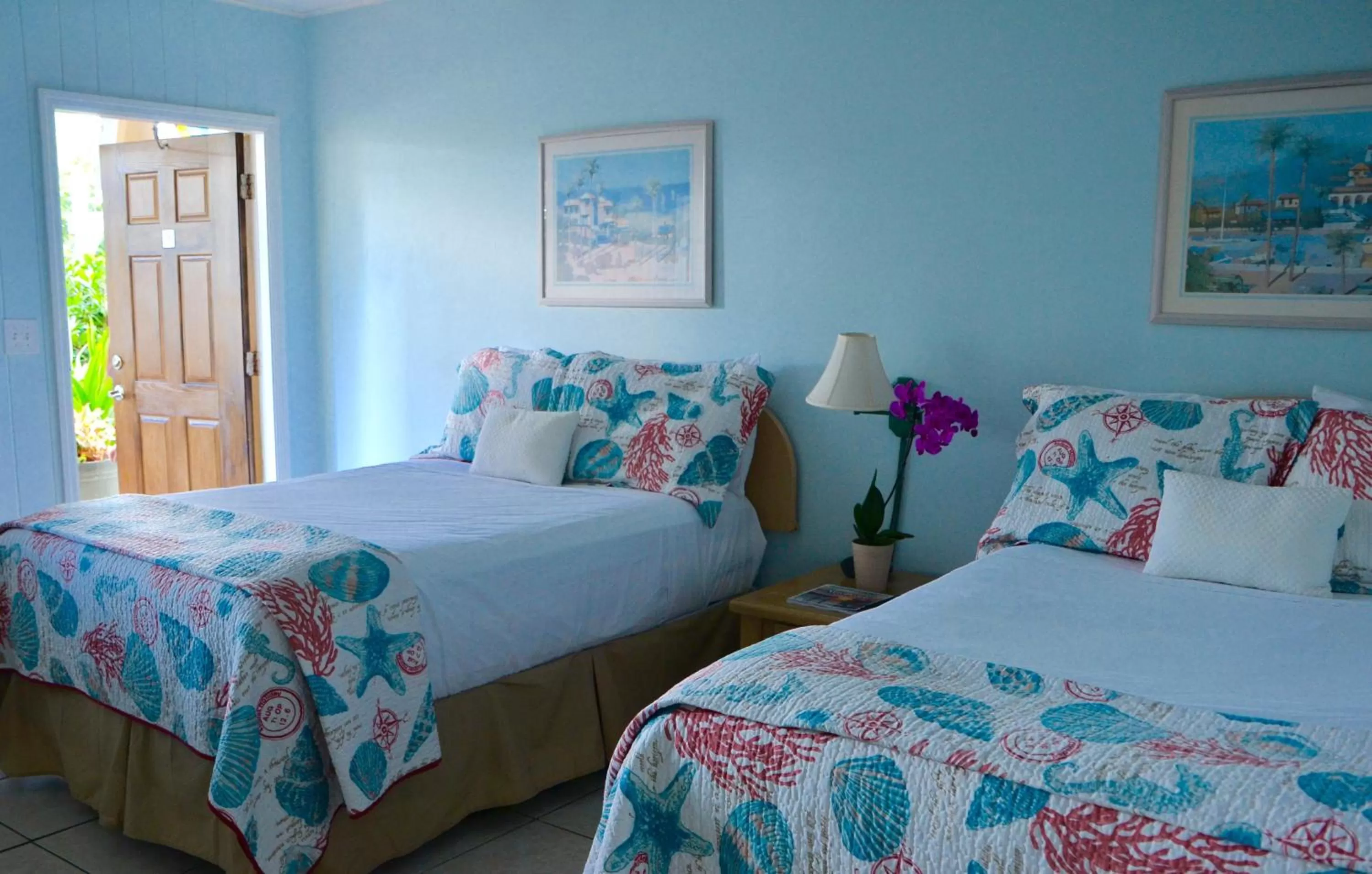 Bedroom, Bed in Sea Turtle Inn