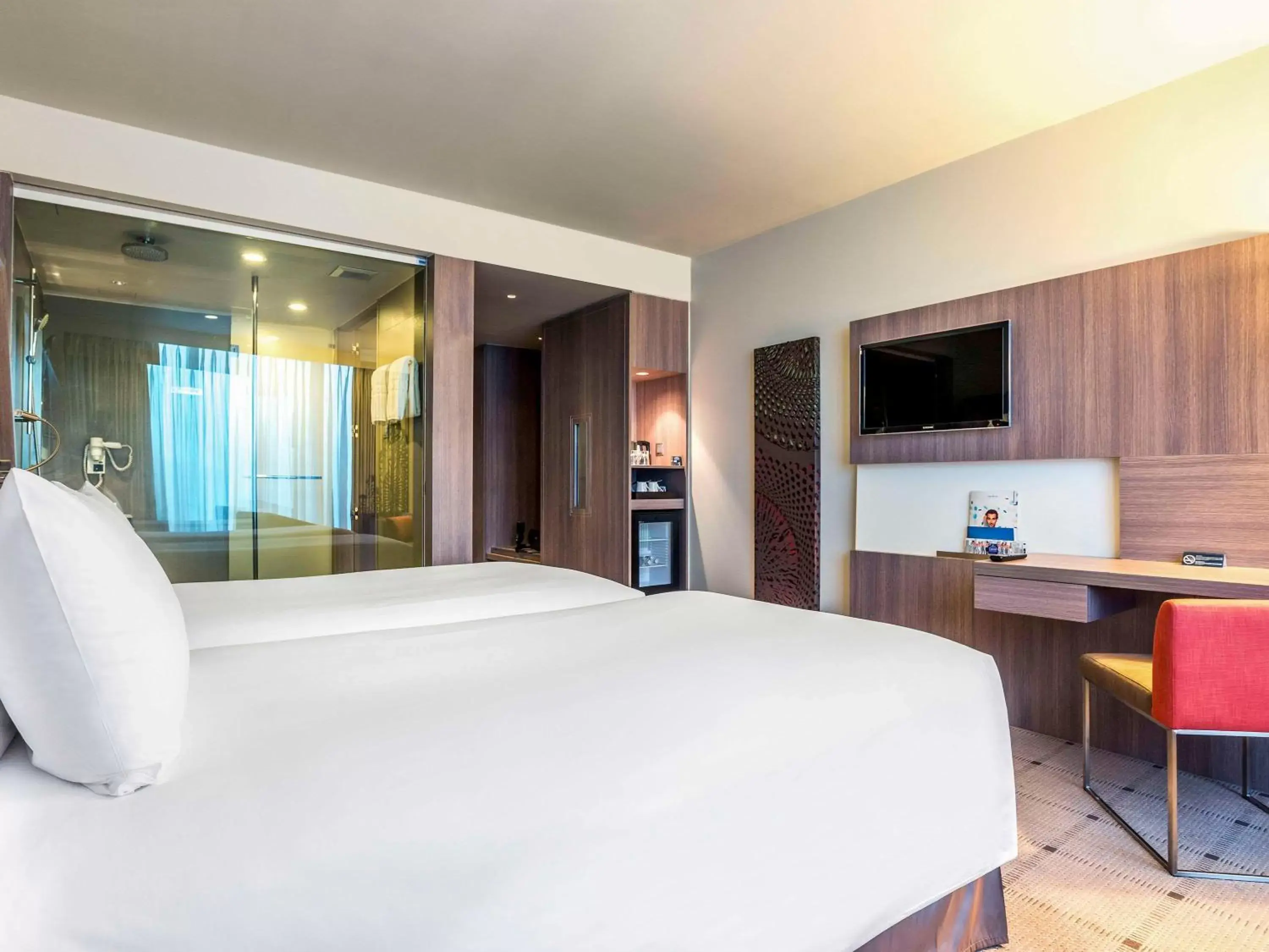 Bedroom, Bed in Novotel Bangkok Platinum Pratunam