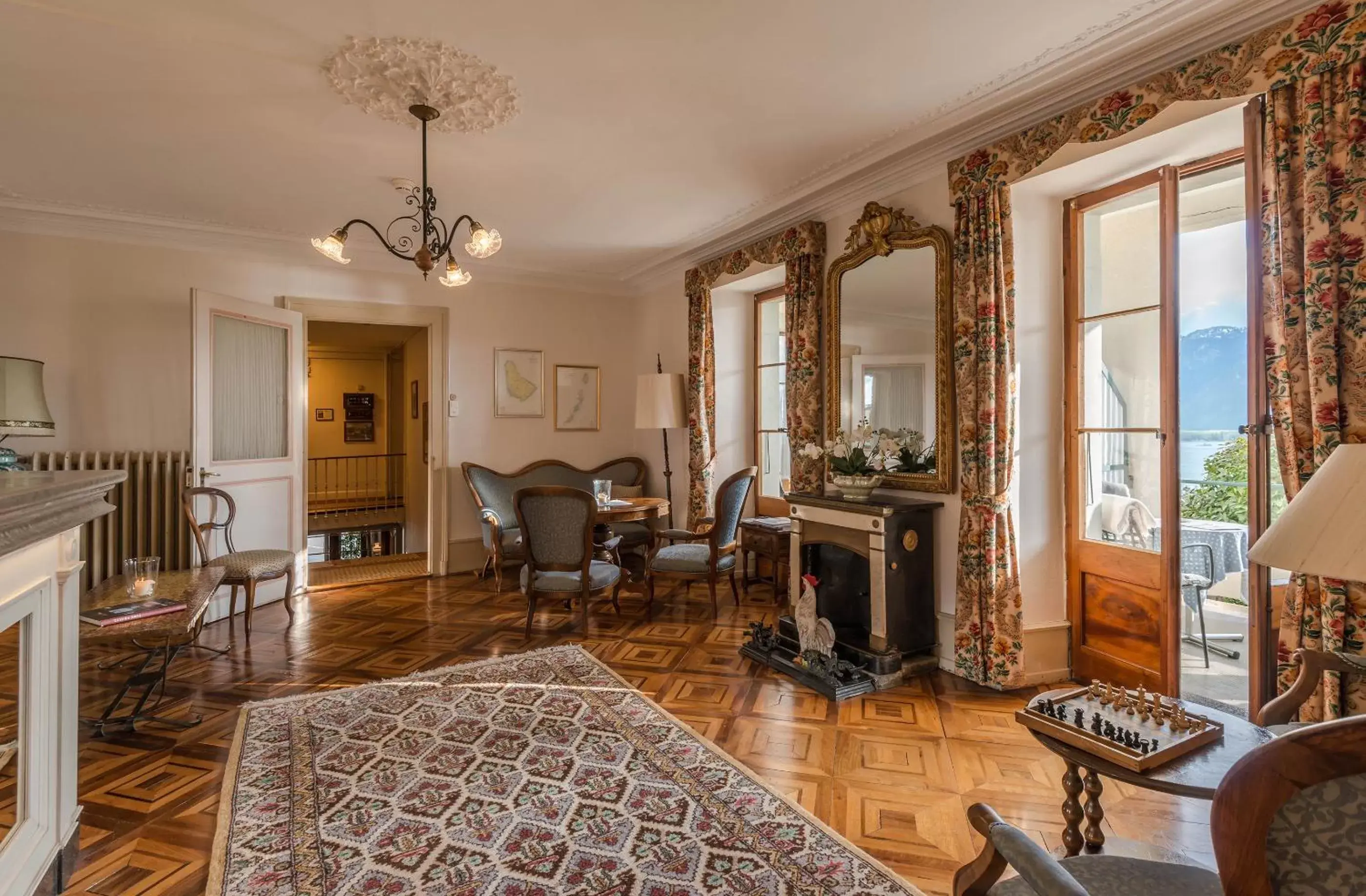 Lounge or bar, Seating Area in Swiss Historic Hotel Masson