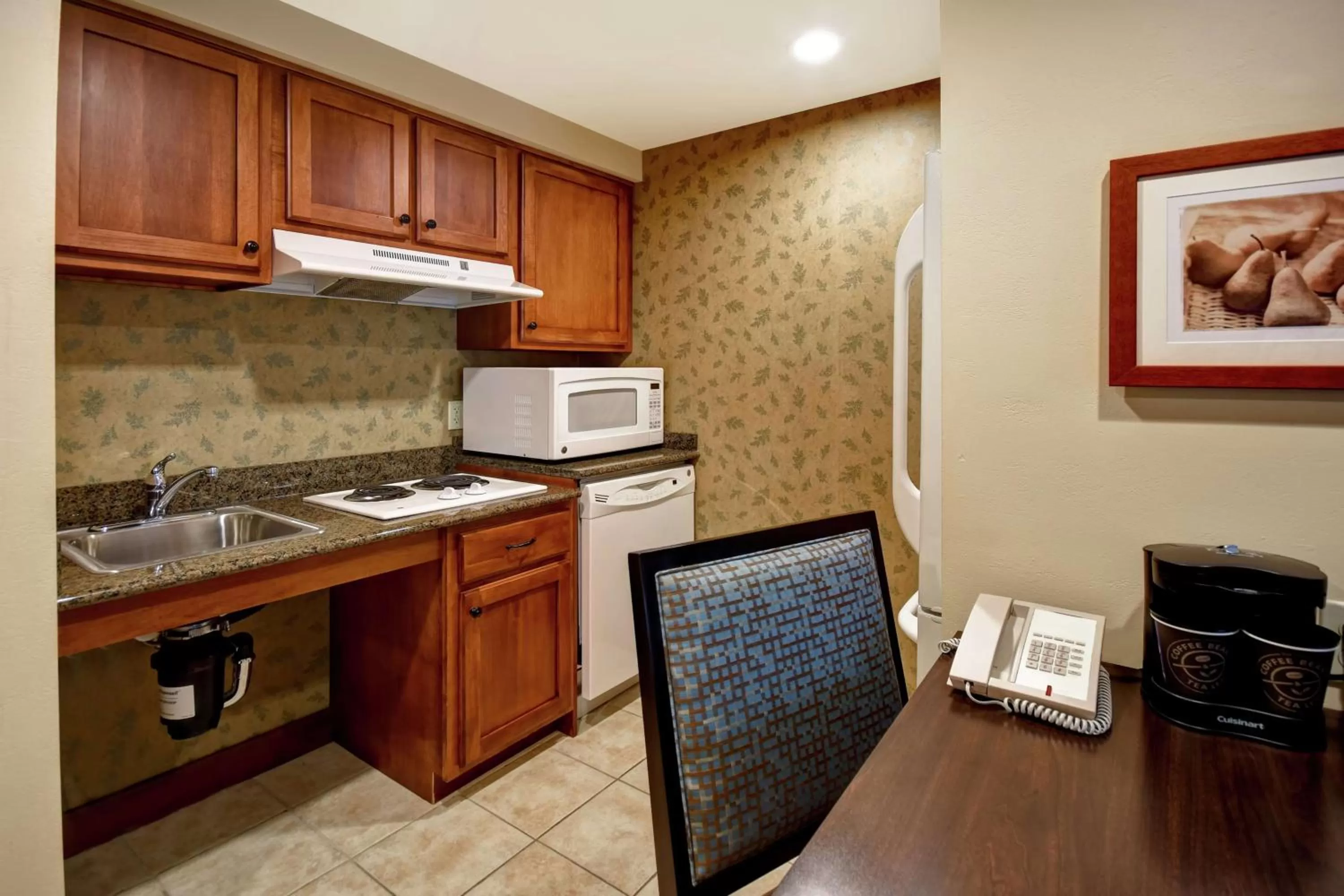Kitchen or kitchenette in Homewood Suites by Hilton Lancaster